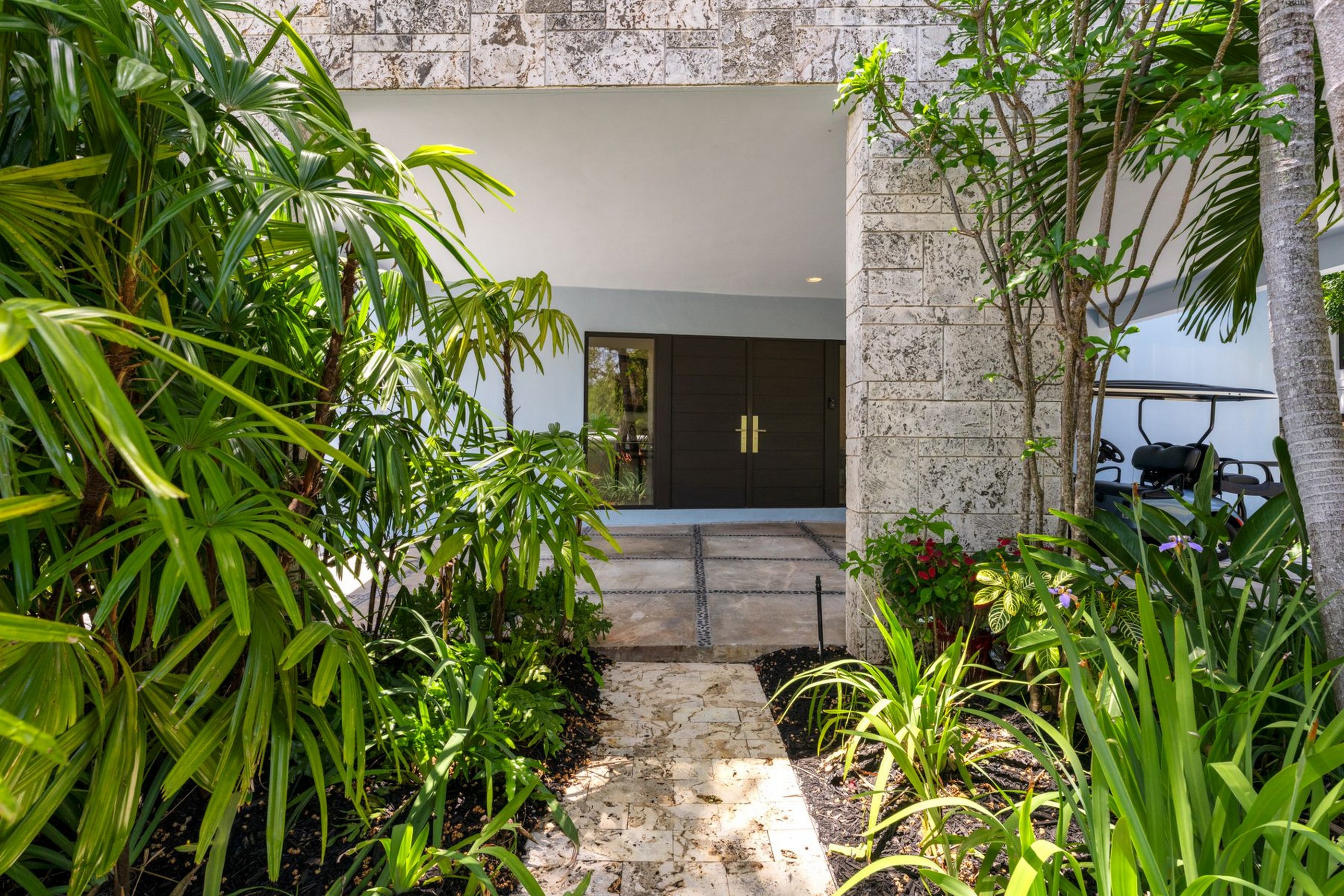 690 Warren Lane Key Biscayne FL 33149
