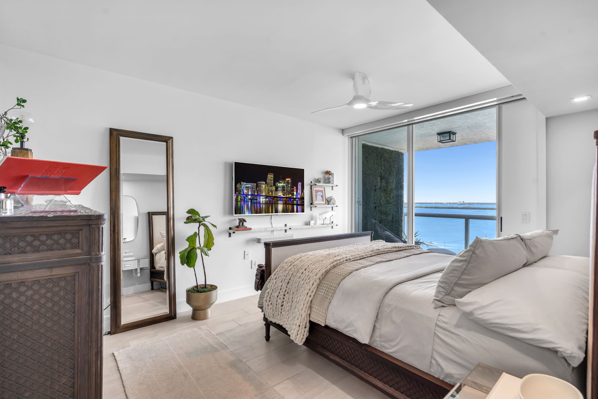 10 Venetian Way Miami Beach FL 33139