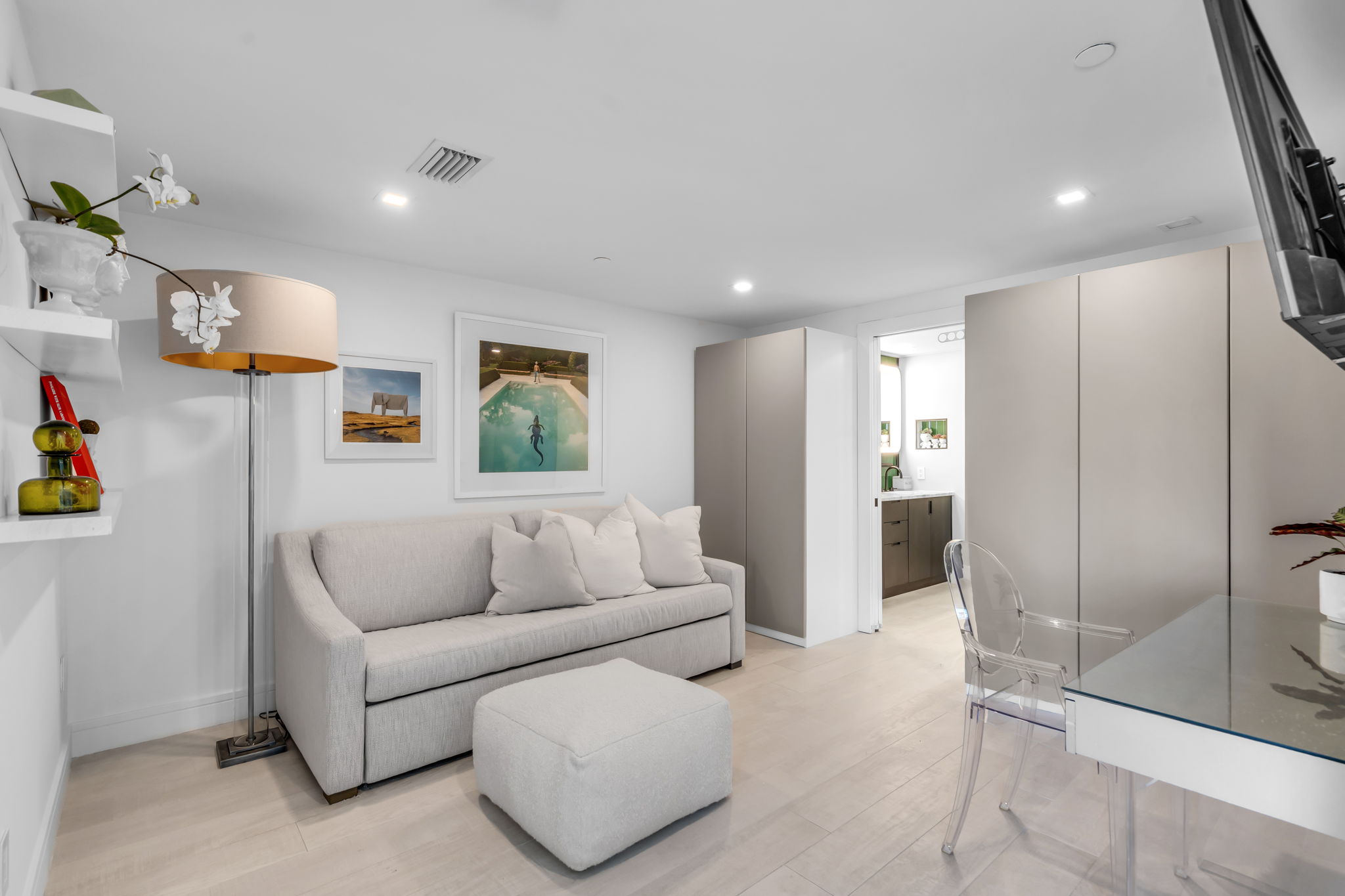 10 Venetian Way Miami Beach FL 33139