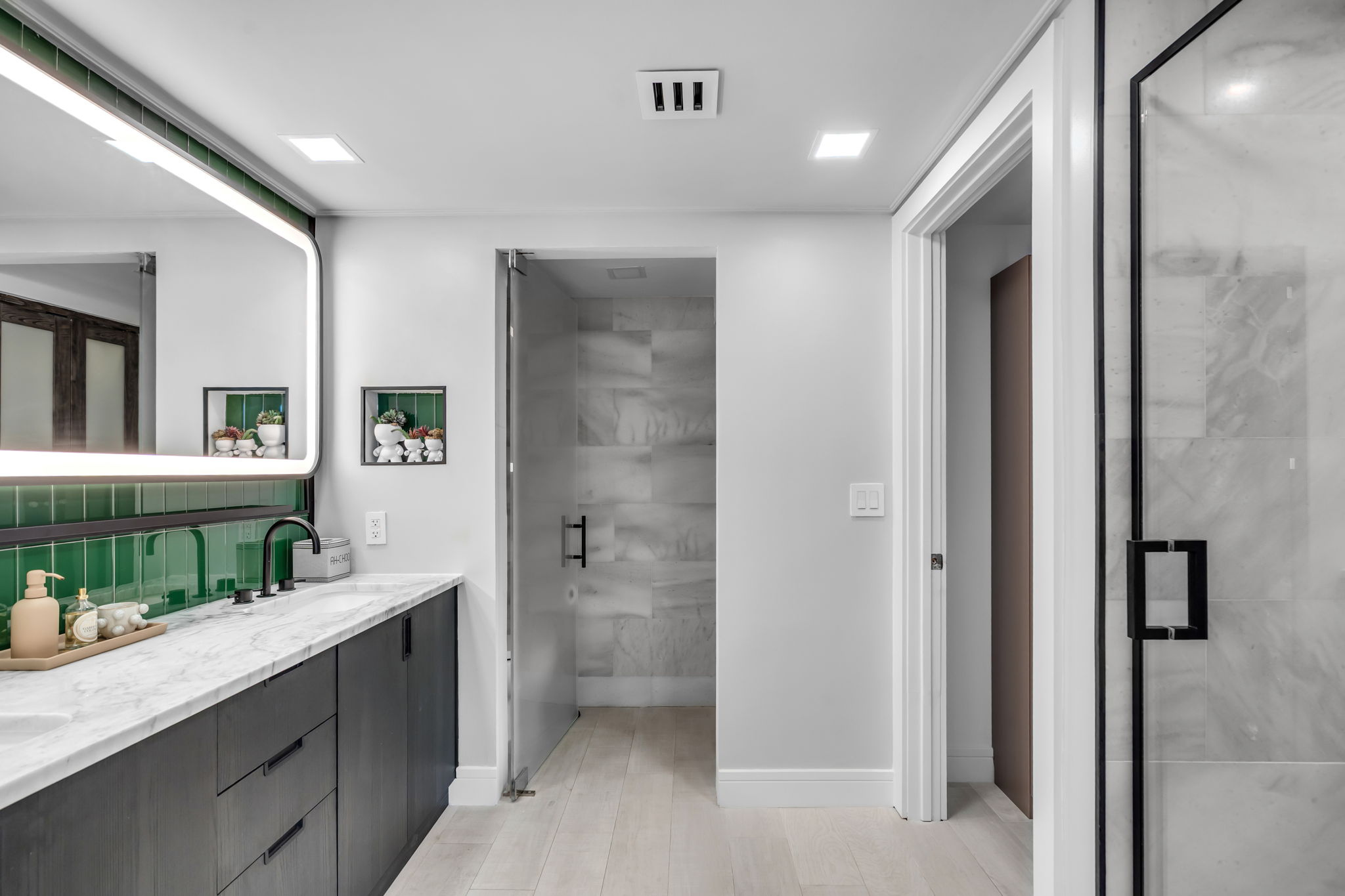 10 Venetian Way Miami Beach FL 33139
