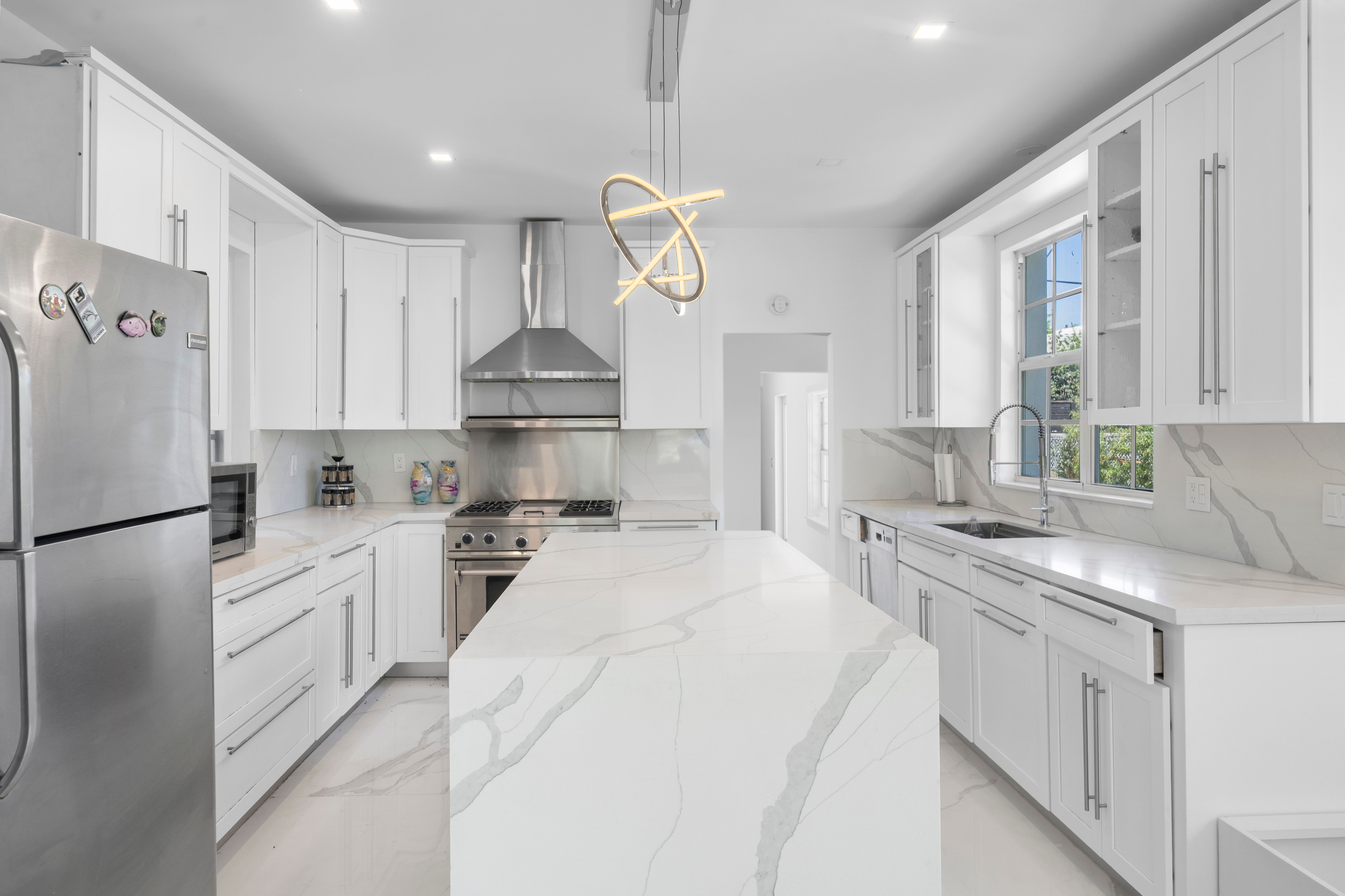 5824 Alton Road Miami Beach FL 33140