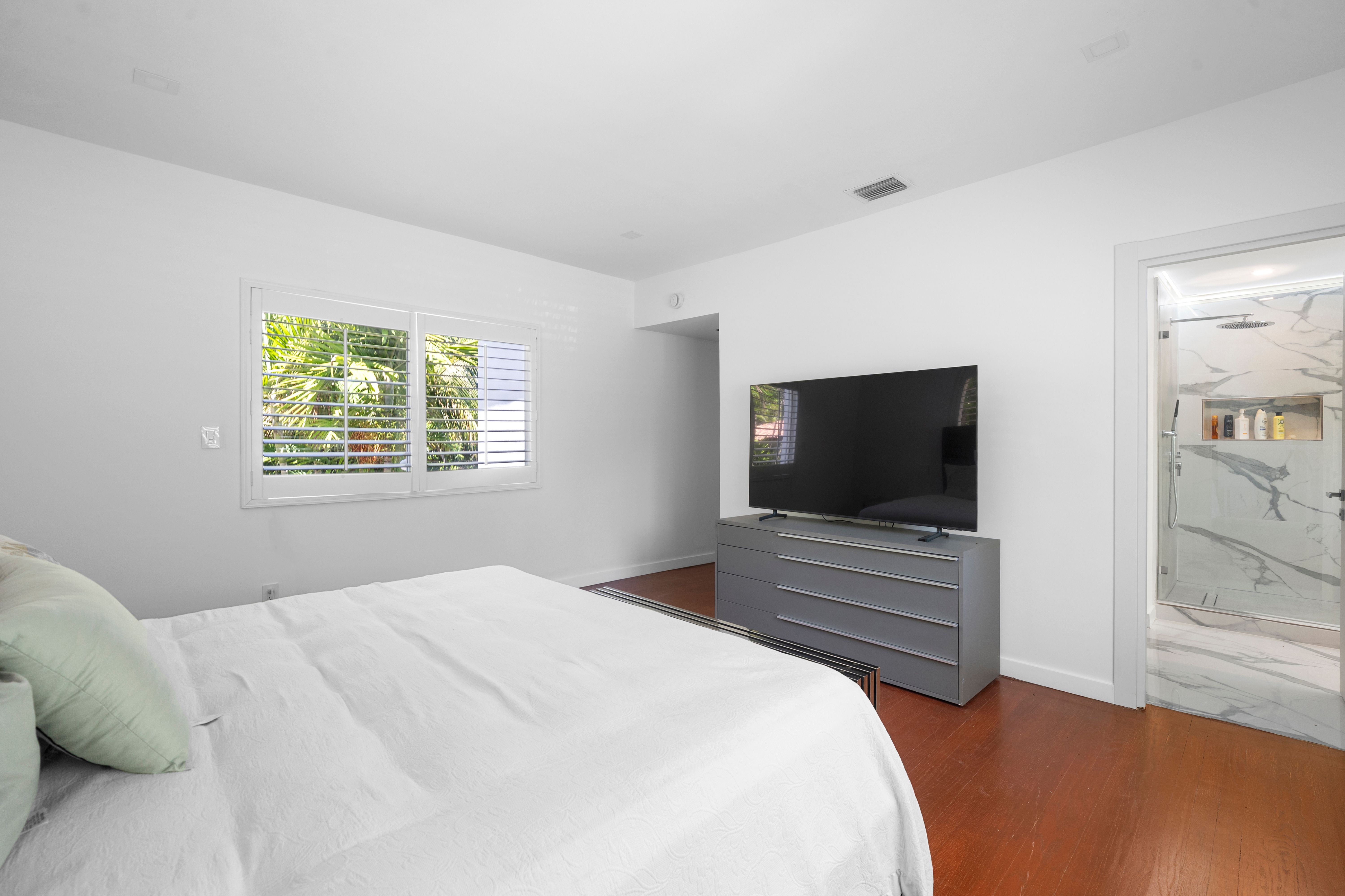 5824 Alton Road Miami Beach FL 33140