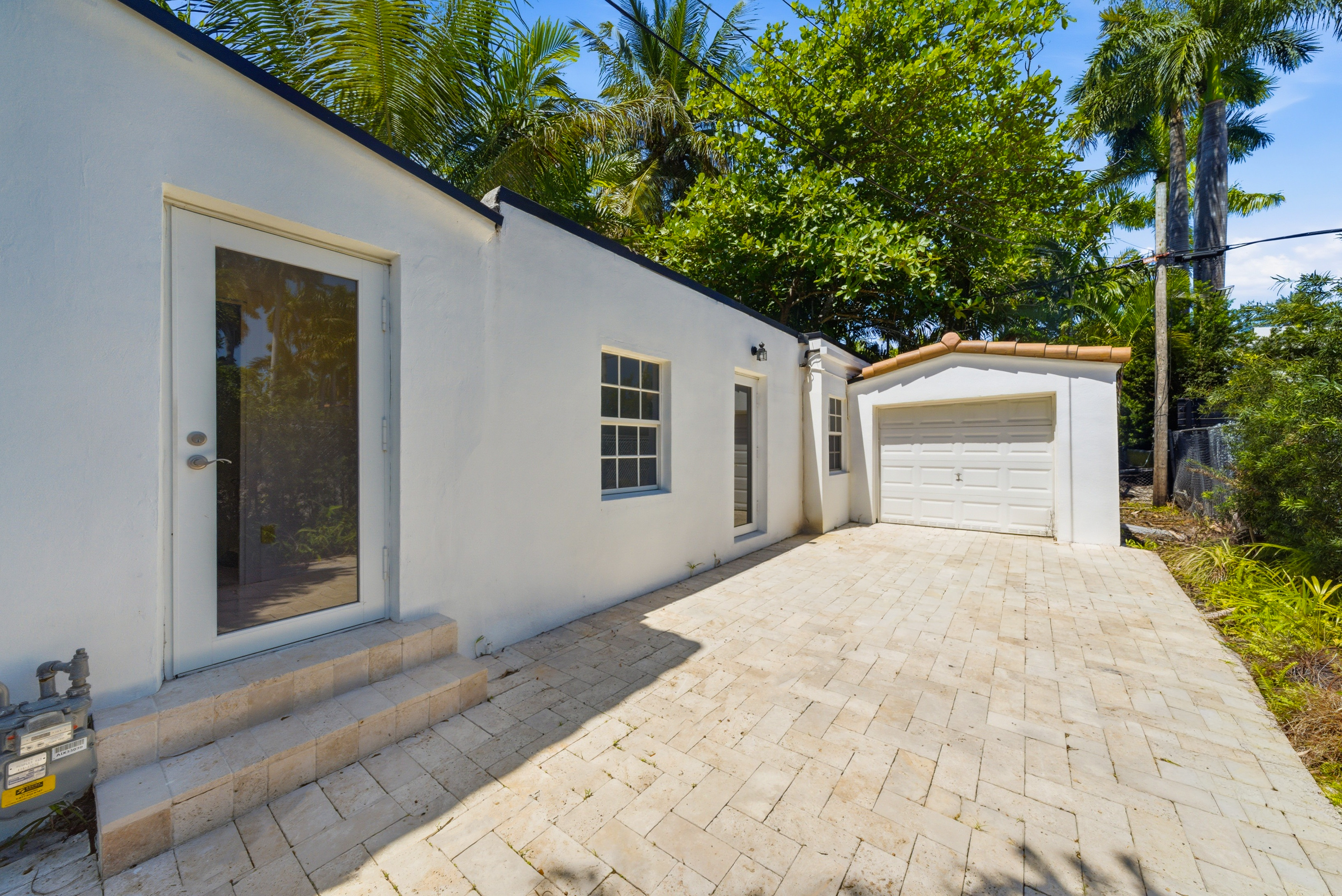 5824 Alton Road Miami Beach FL 33140