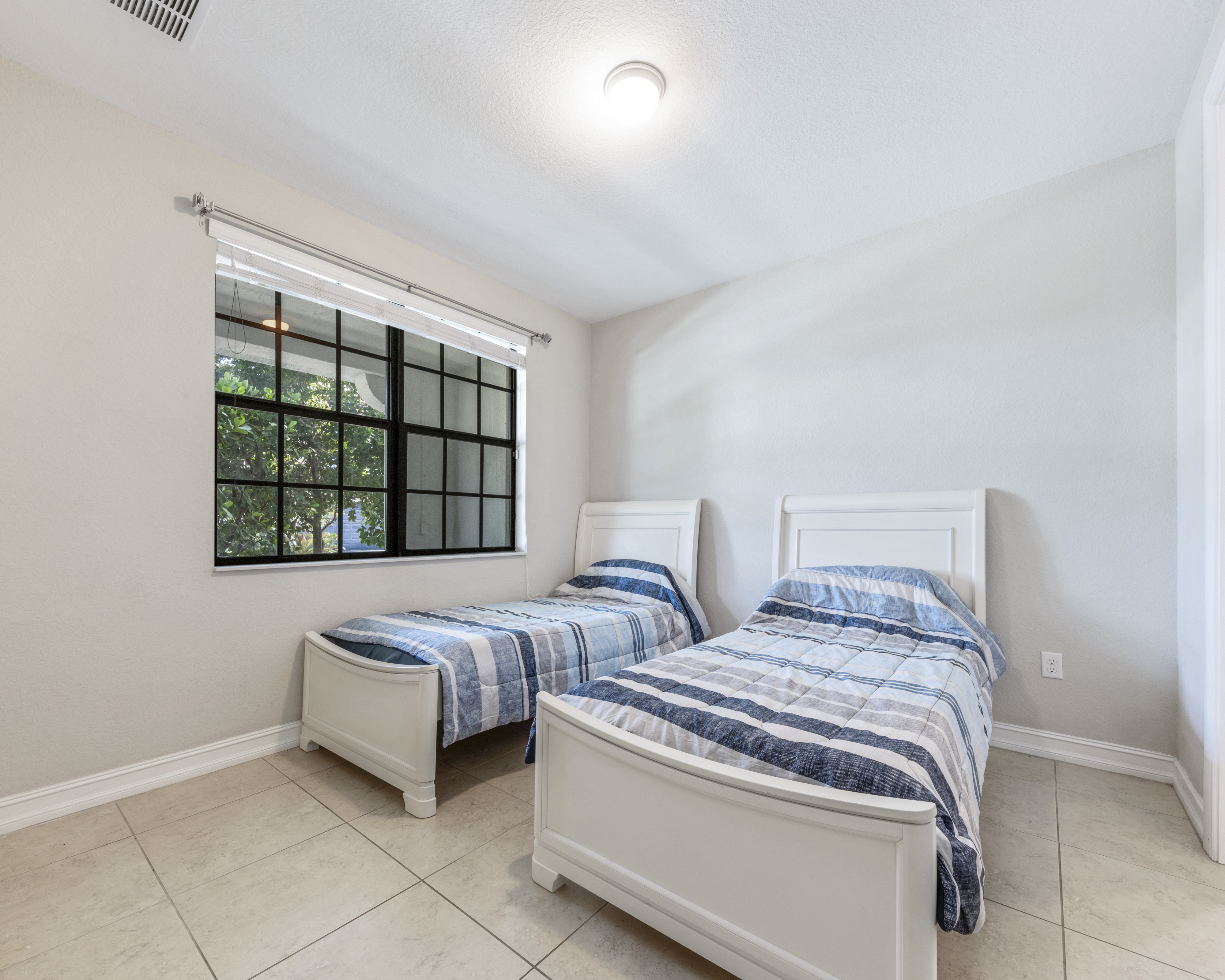 11348 SW 14th Street Pembroke Pines FL 33025