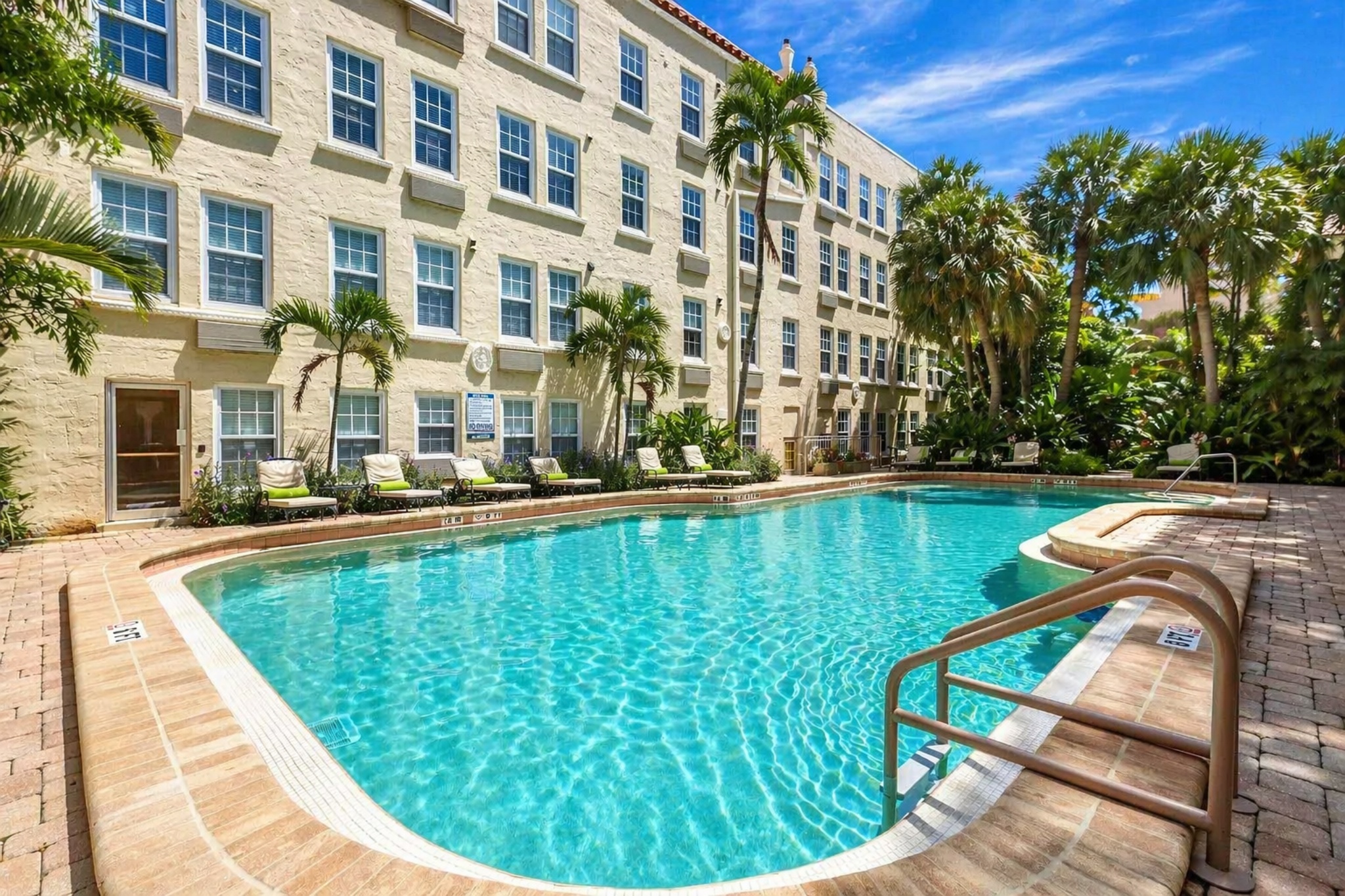 235 Sunrise Palm Beach FL 33480