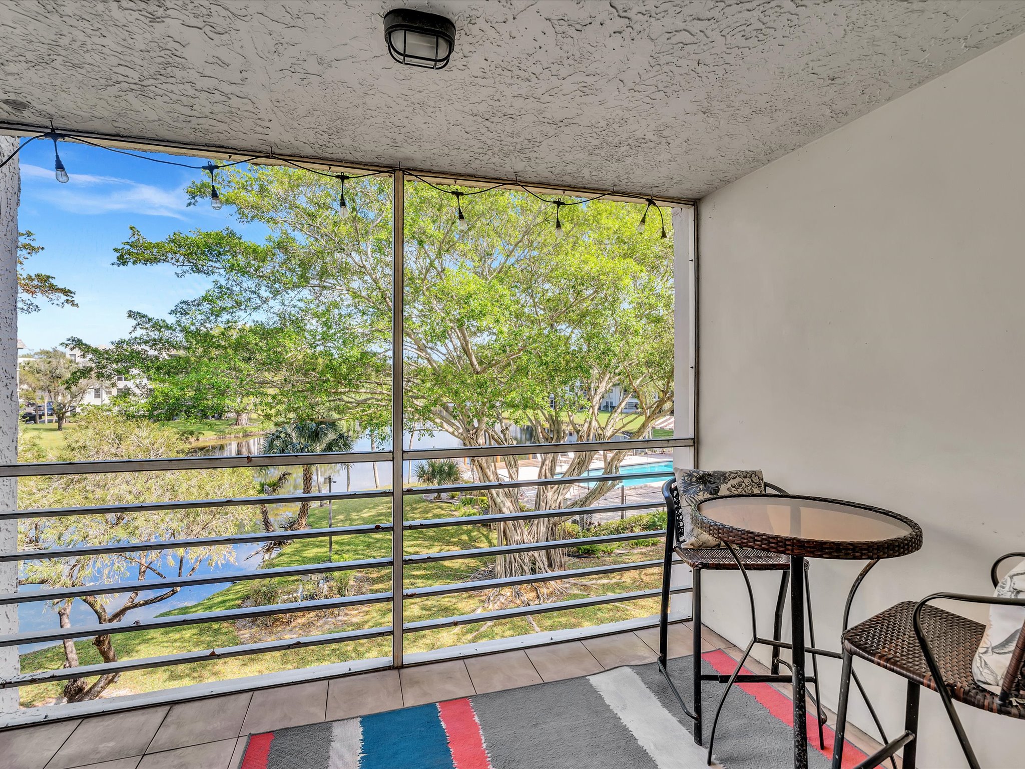 9340 Lagoon Place Davie FL 33324