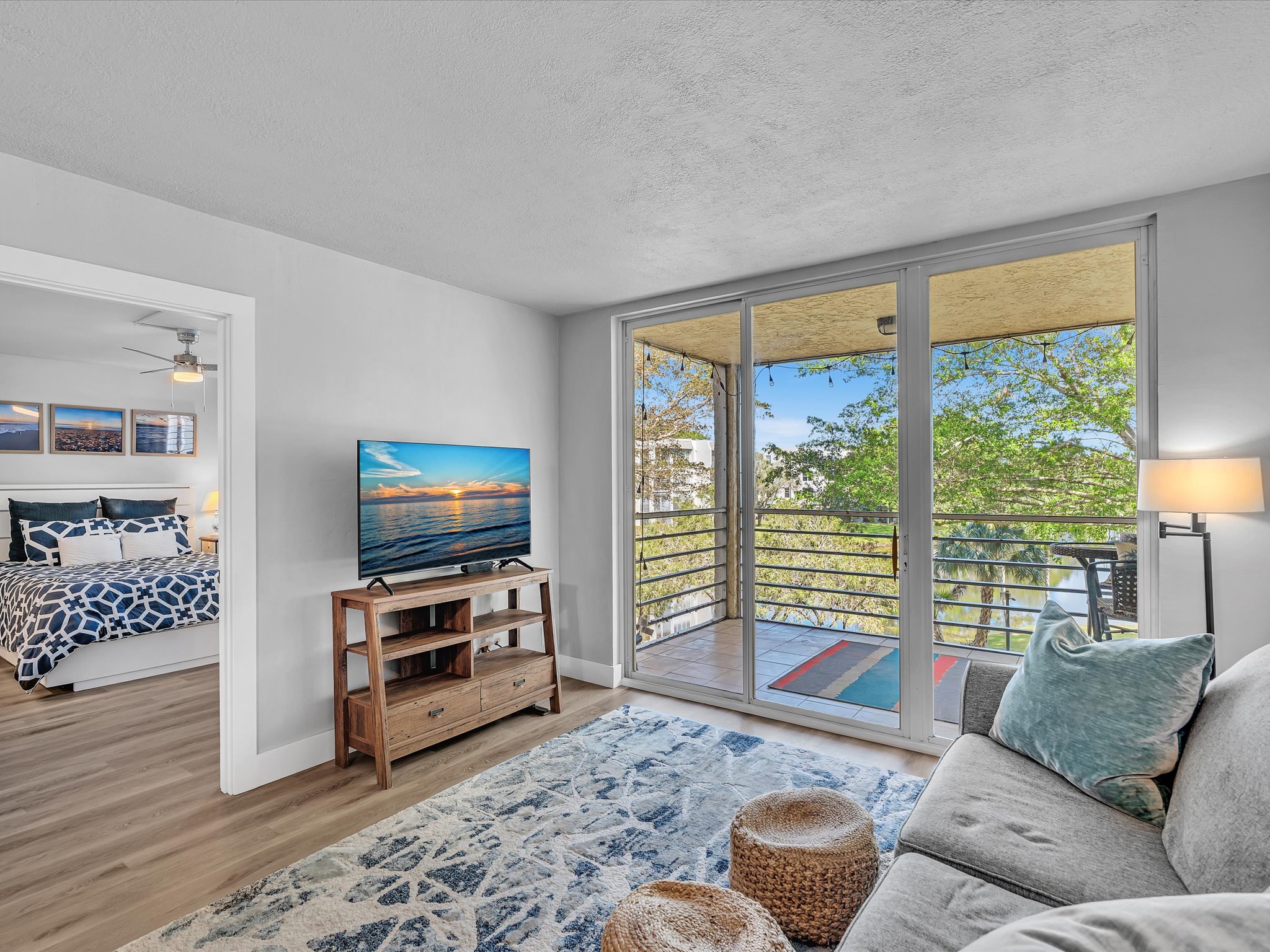 9340 Lagoon Place Davie FL 33324