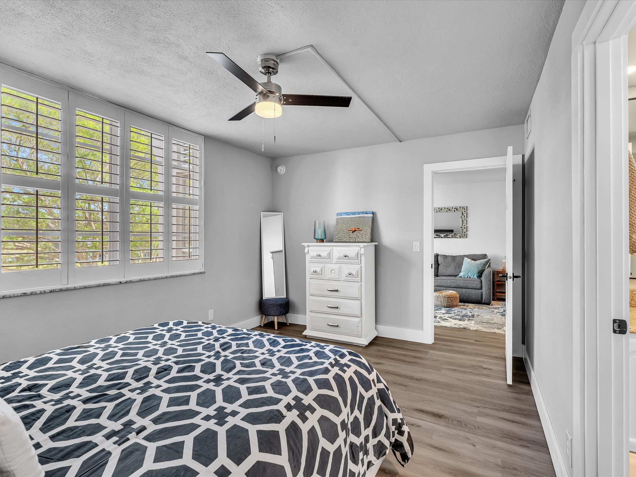 9340 Lagoon Place Davie FL 33324