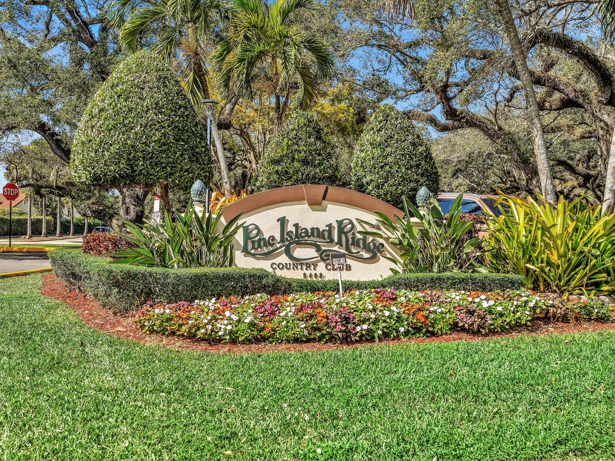 9340 Lagoon Place Davie FL 33324