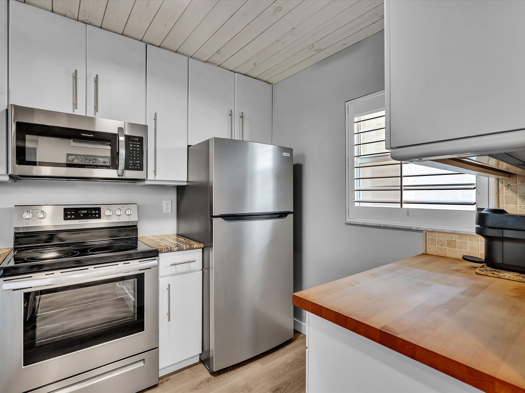 9340 Lagoon Place Davie FL 33324