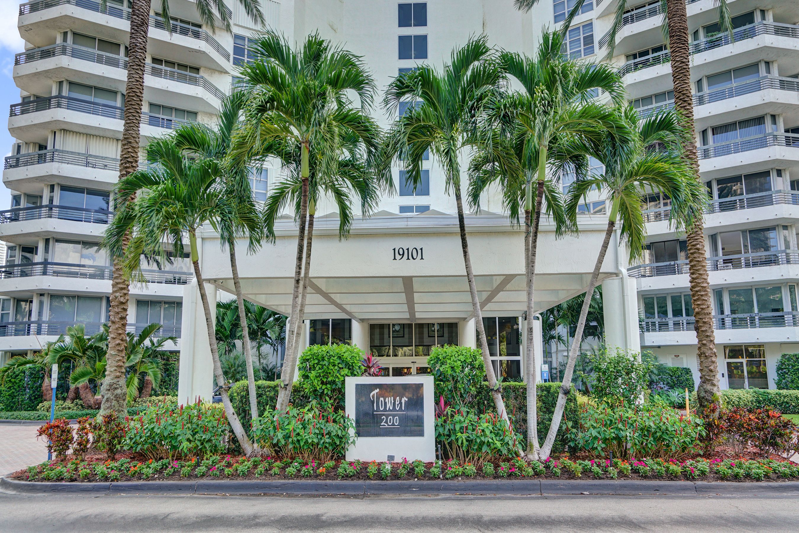 19101 NE 36th Place Aventura FL 33180