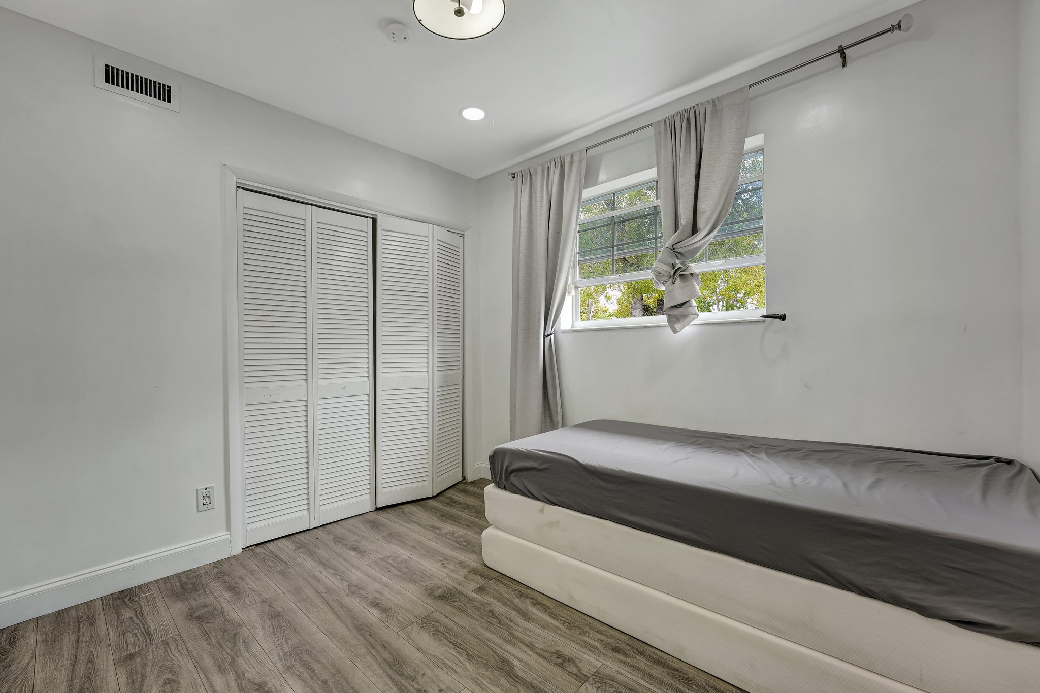 18600 NE 7th Court North Miami Beach FL 33179