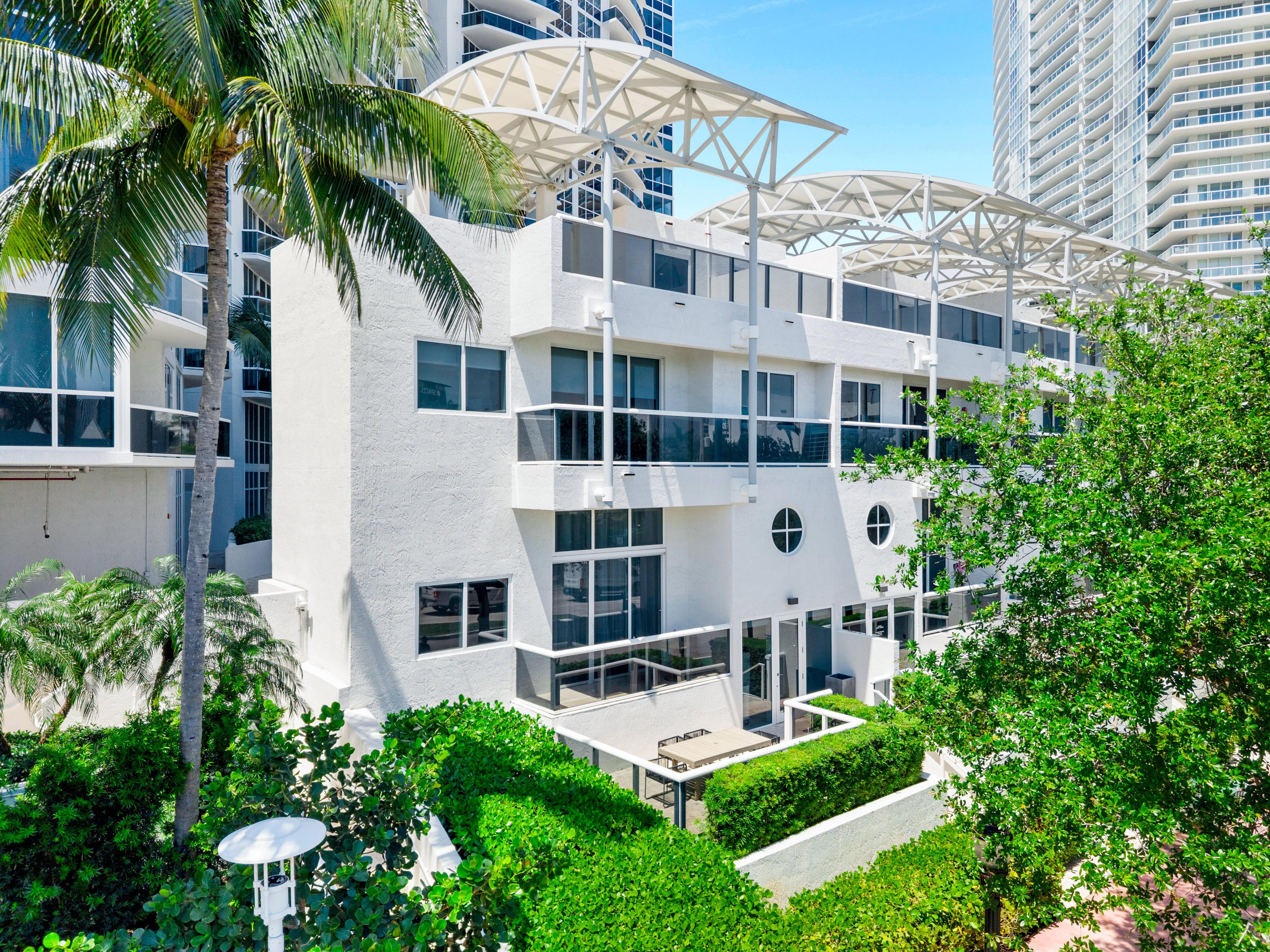 400 Alton Road Miami Beach FL 33139