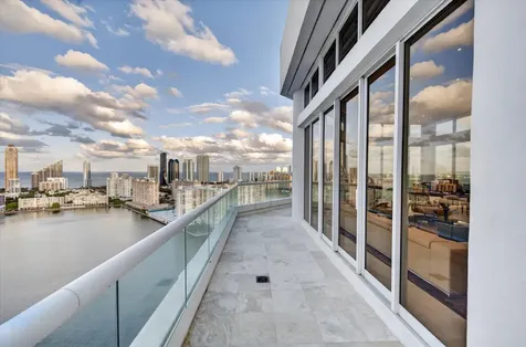 2600 Island Boulevard Aventura FL 33160