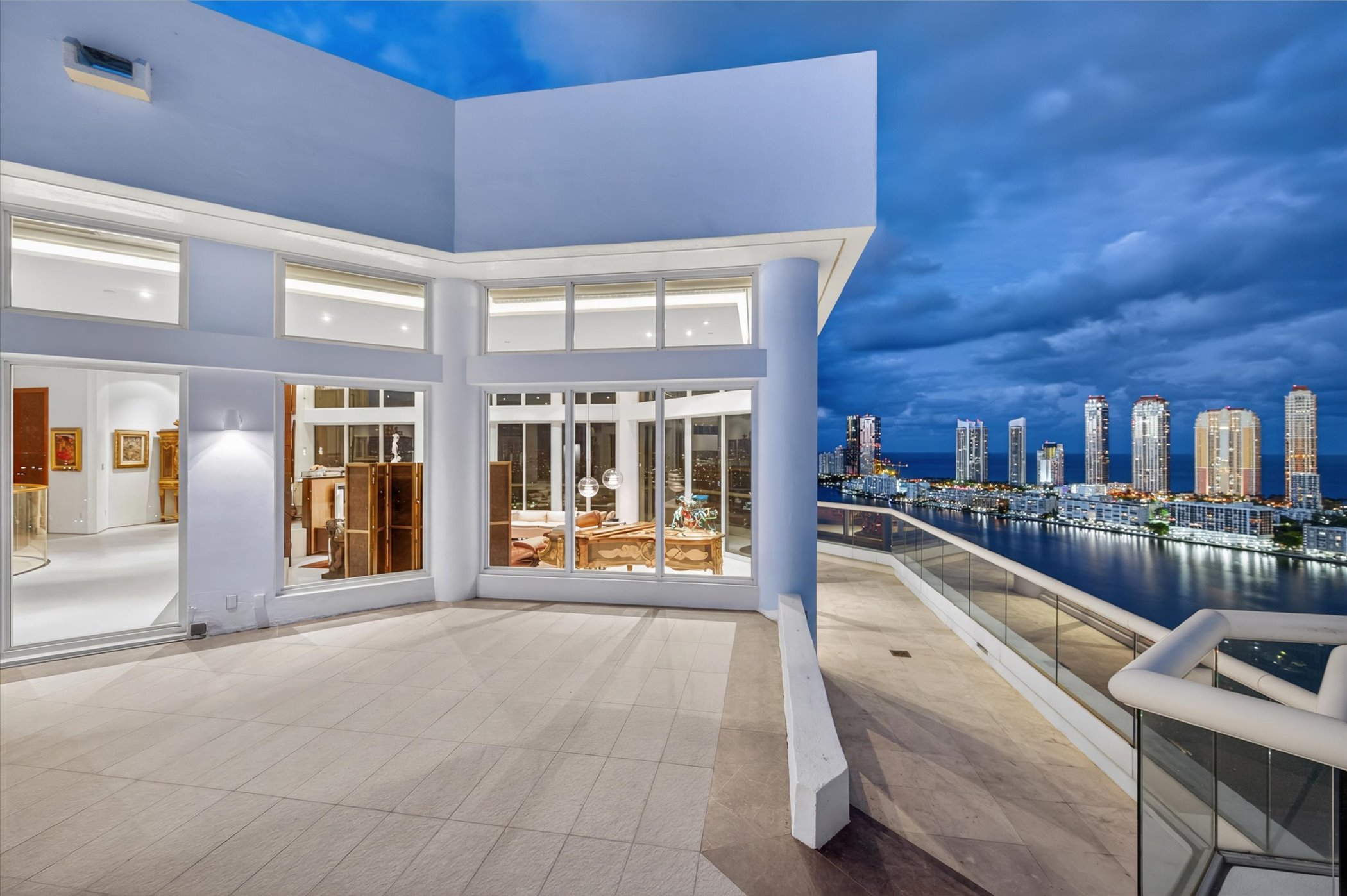 2600 Island Boulevard Aventura FL 33160