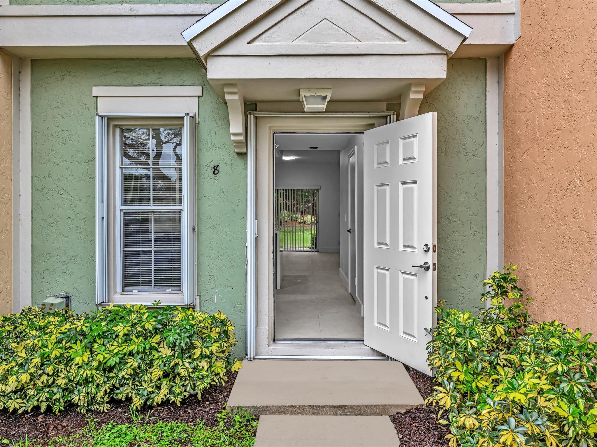 8 Key West Court Weston FL 33326