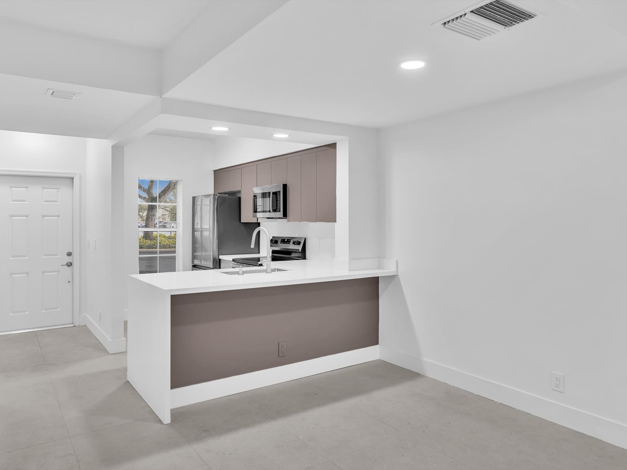 8 Key West Court Weston FL 33326