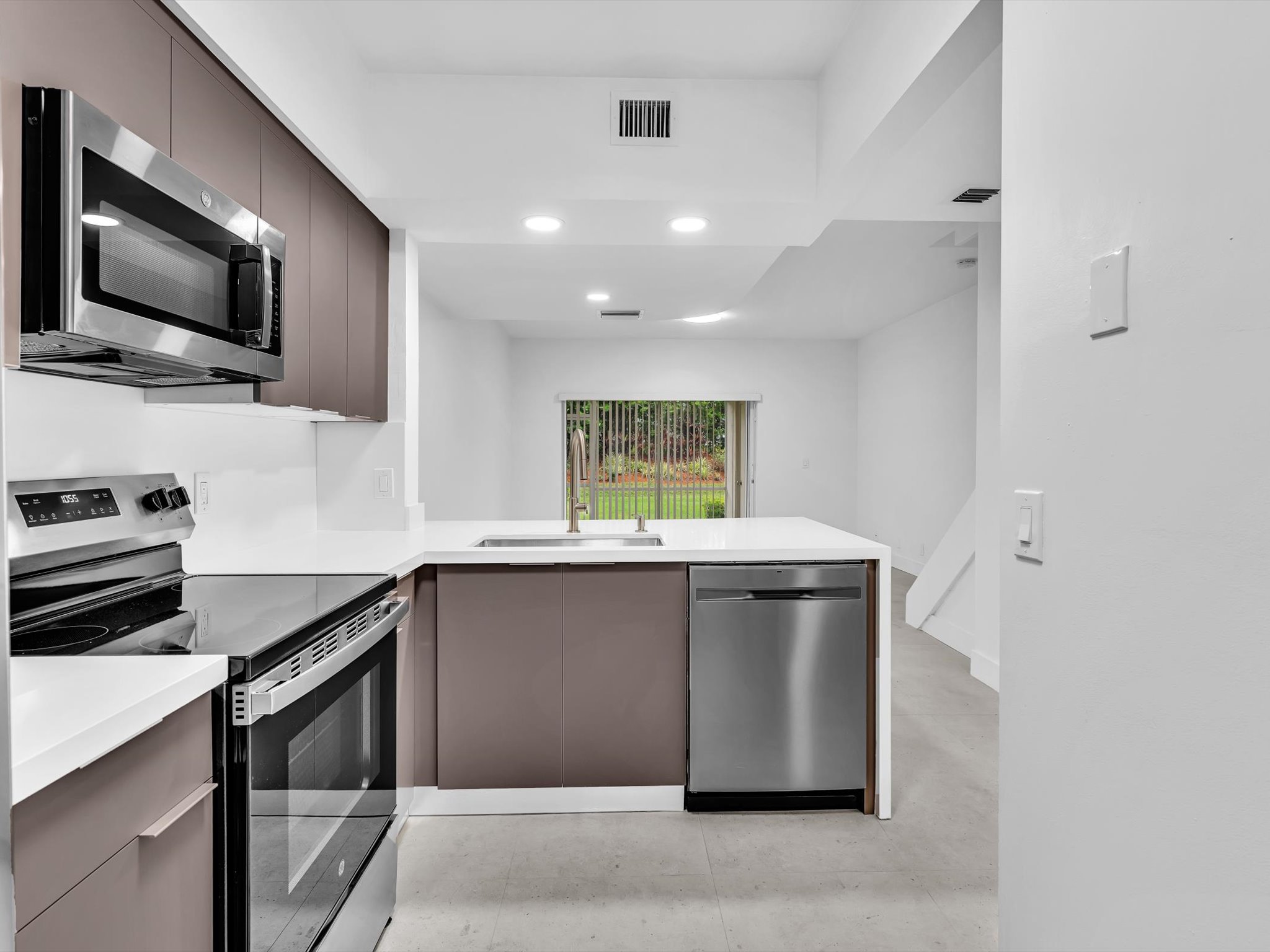 8 Key West Court Weston FL 33326