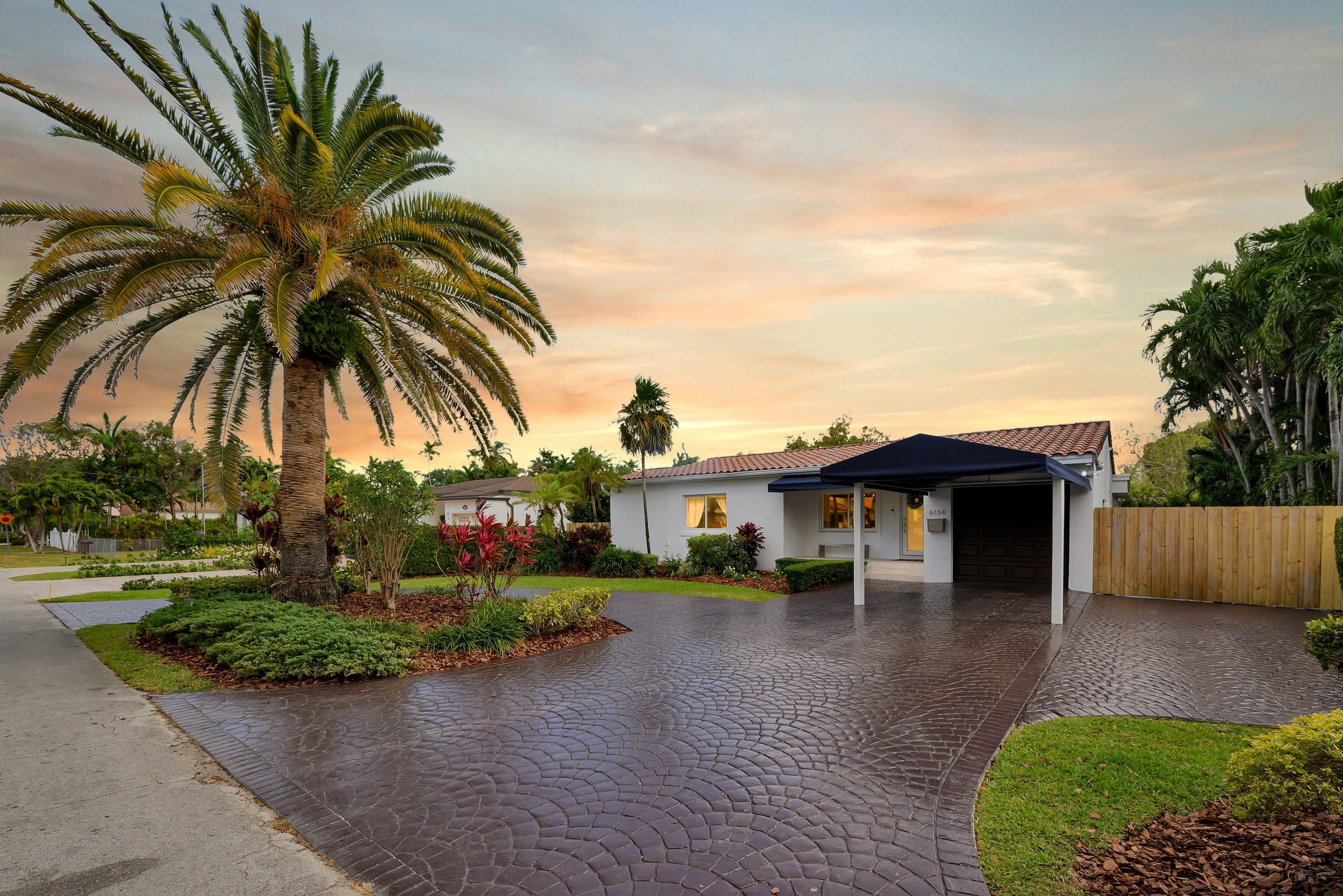 6134 SW 28th Street Miami FL 33155