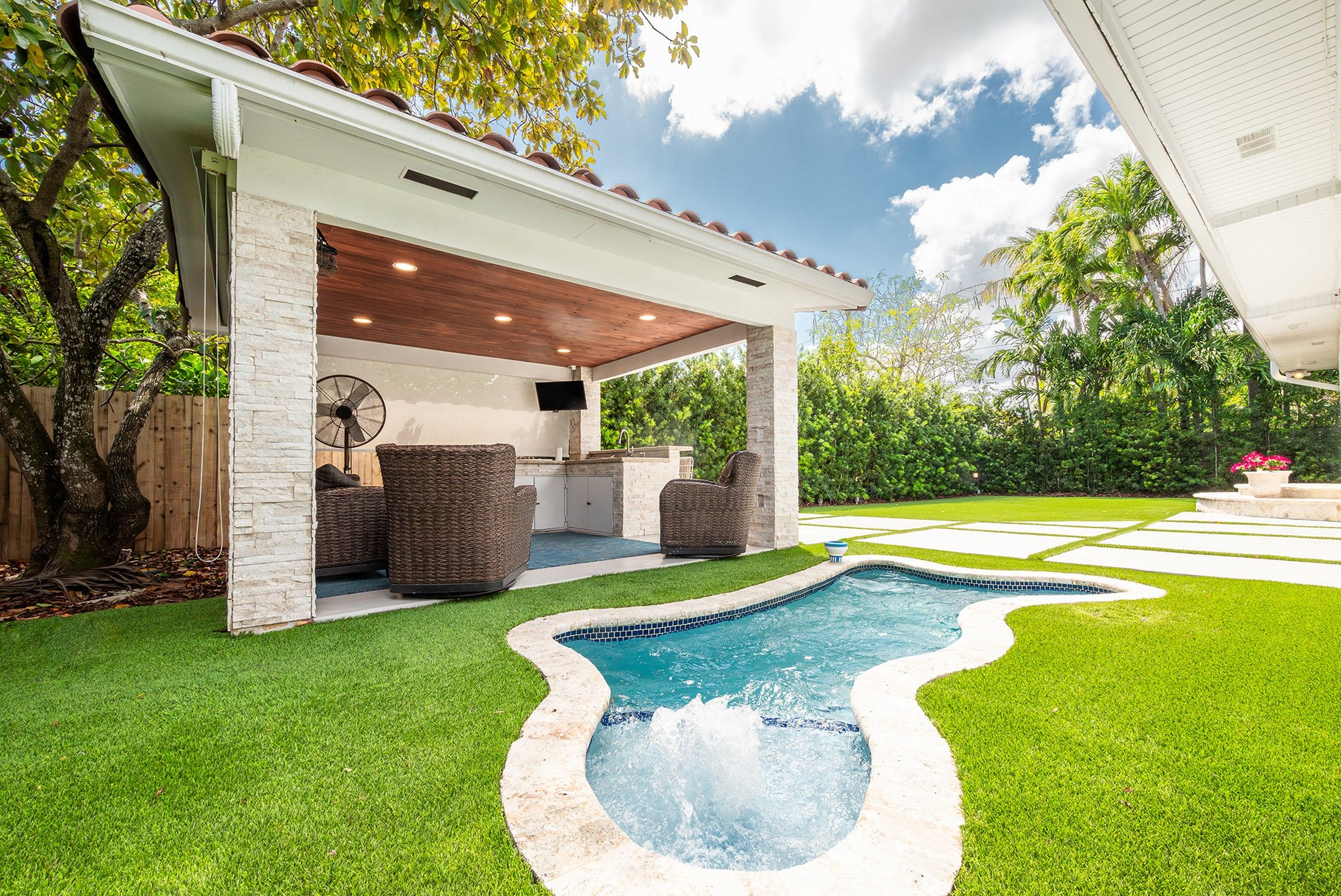 6134 SW 28th Street Miami FL 33155