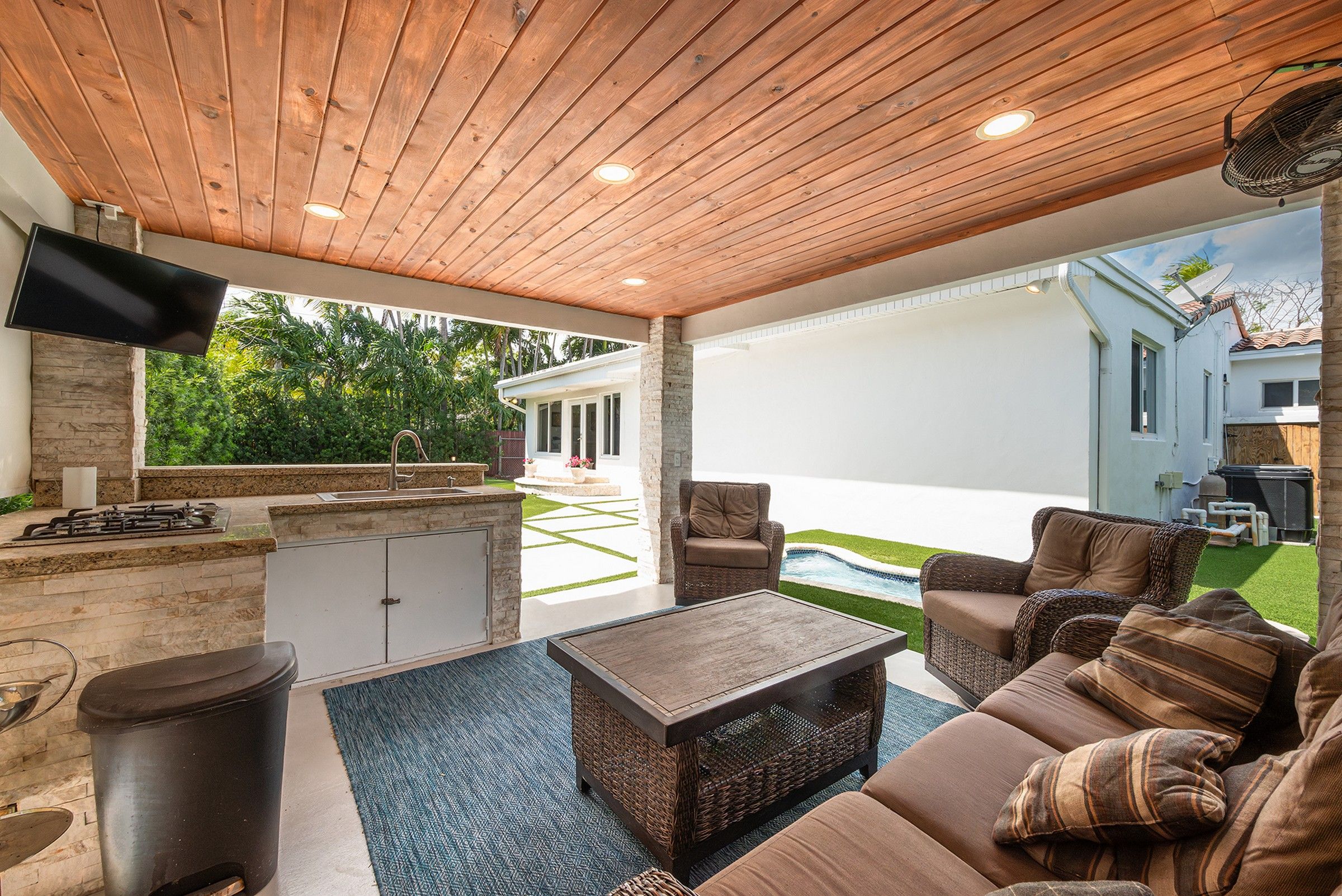 6134 SW 28th Street Miami FL 33155
