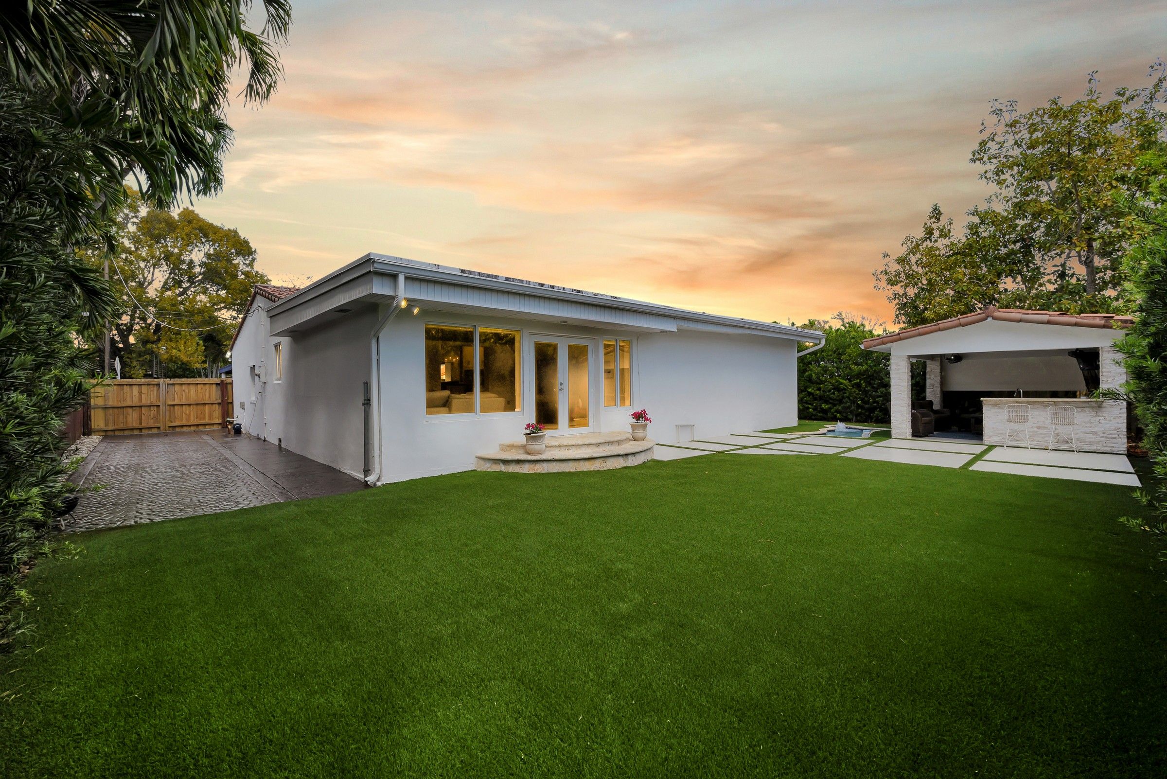 6134 SW 28th Street Miami FL 33155