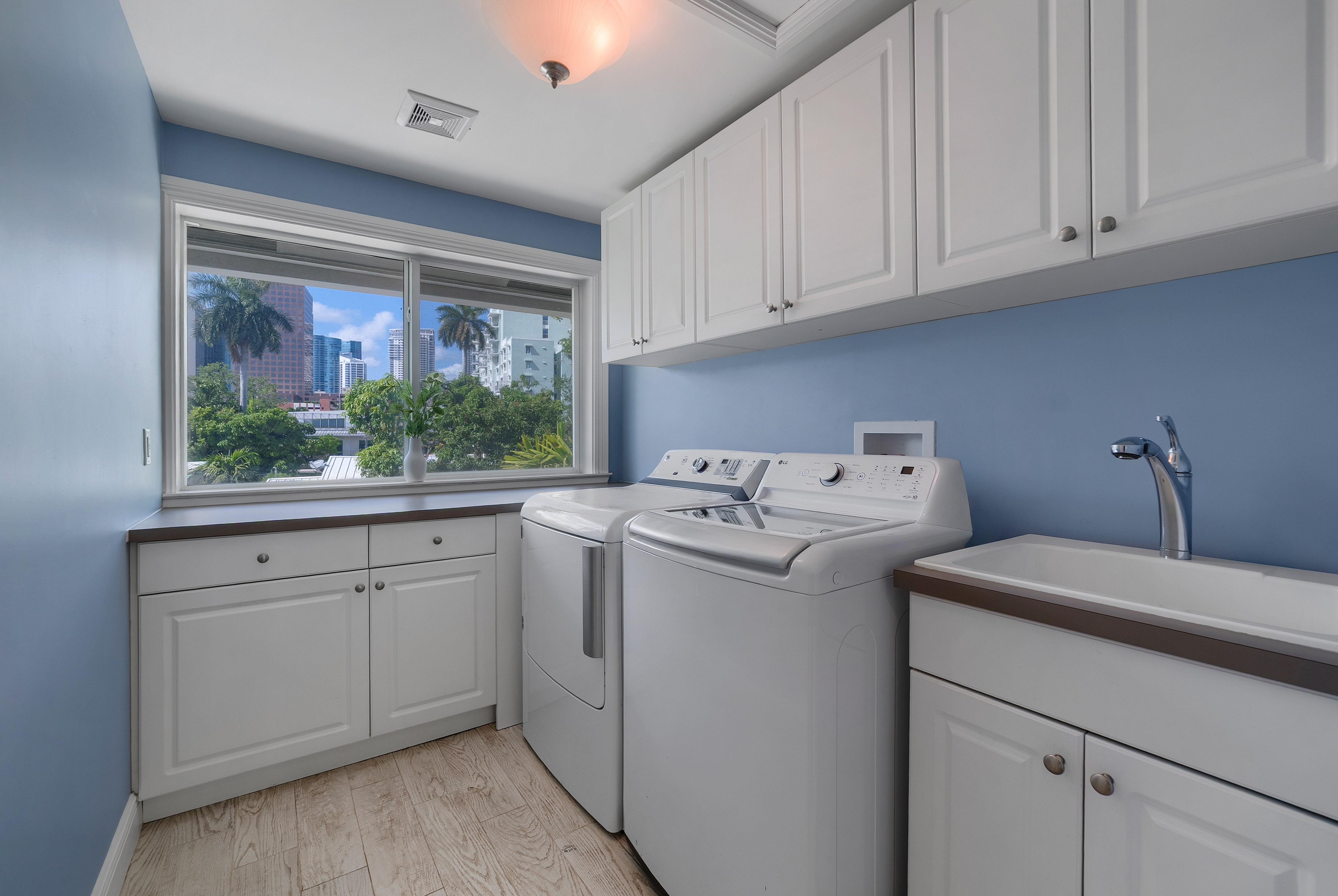 216 SE 10th Street Fort Lauderdale FL 33316