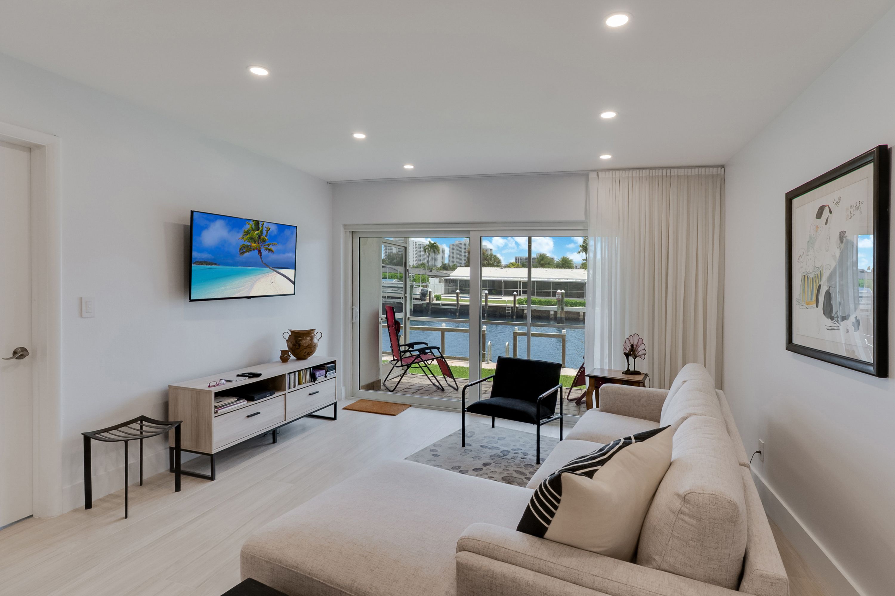 455 Paradise Isle Boulevard Hallandale Beach FL 33009