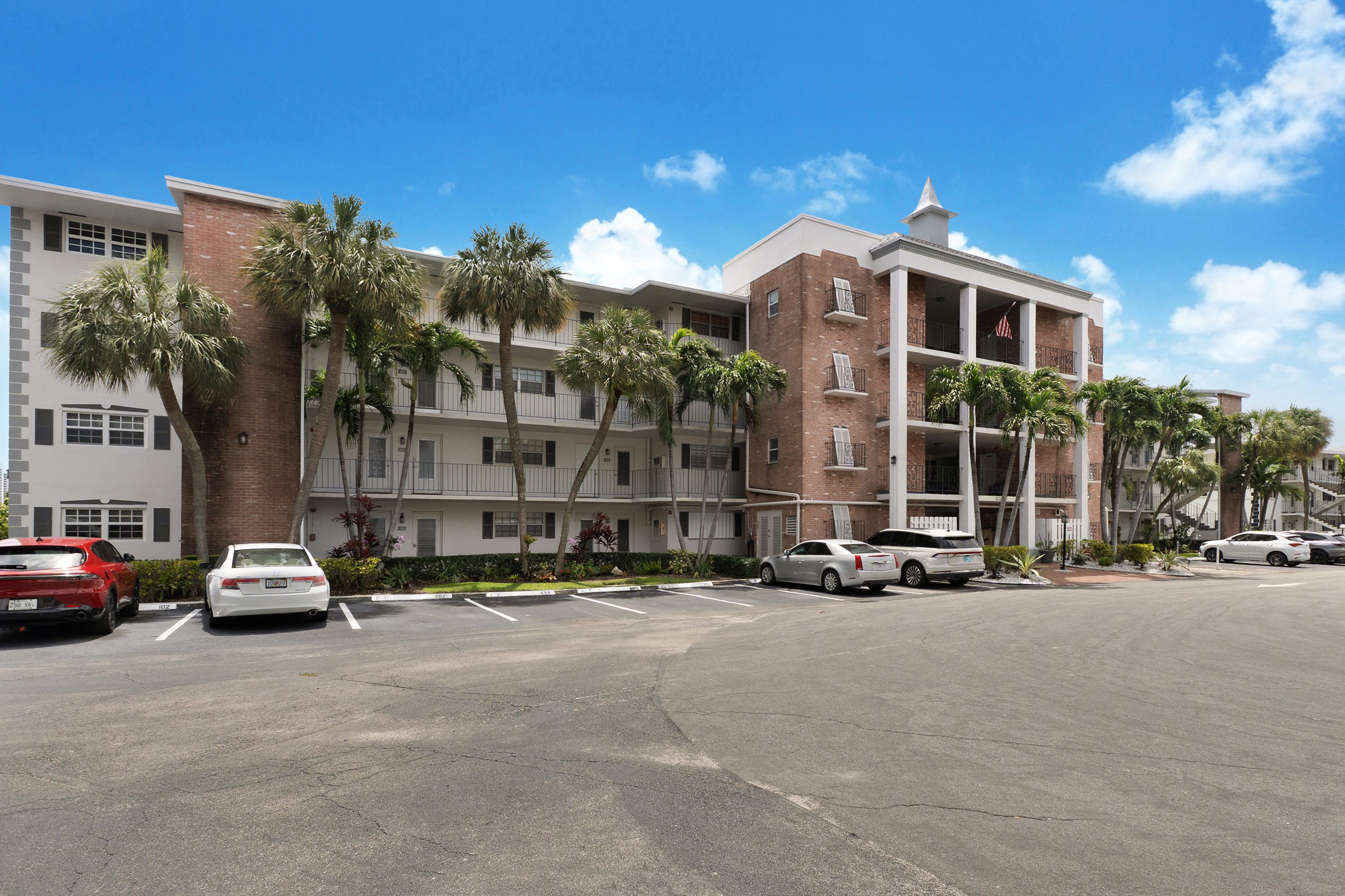 455 Paradise Isle Boulevard Hallandale Beach FL 33009