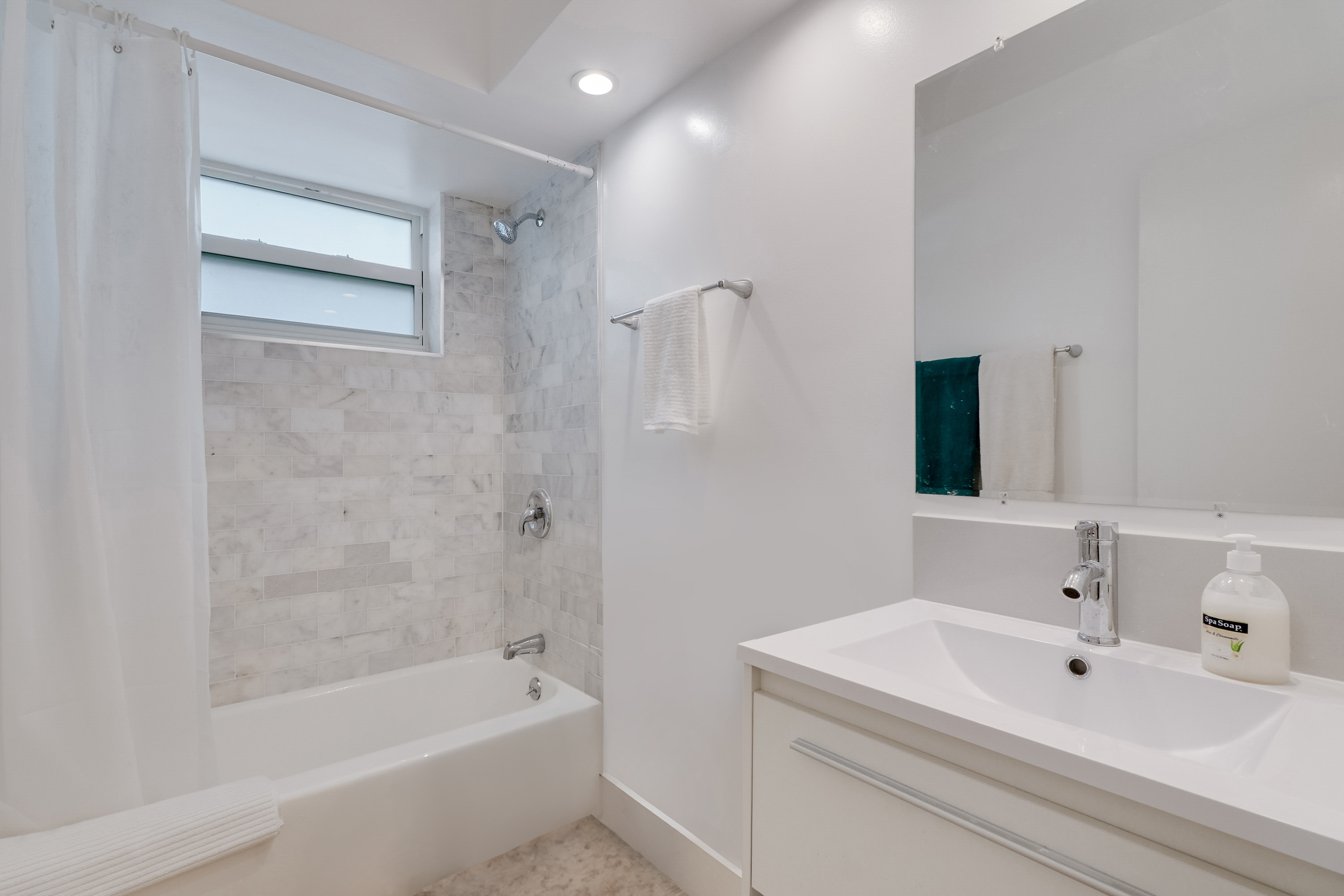 455 Paradise Isle Boulevard Hallandale Beach FL 33009