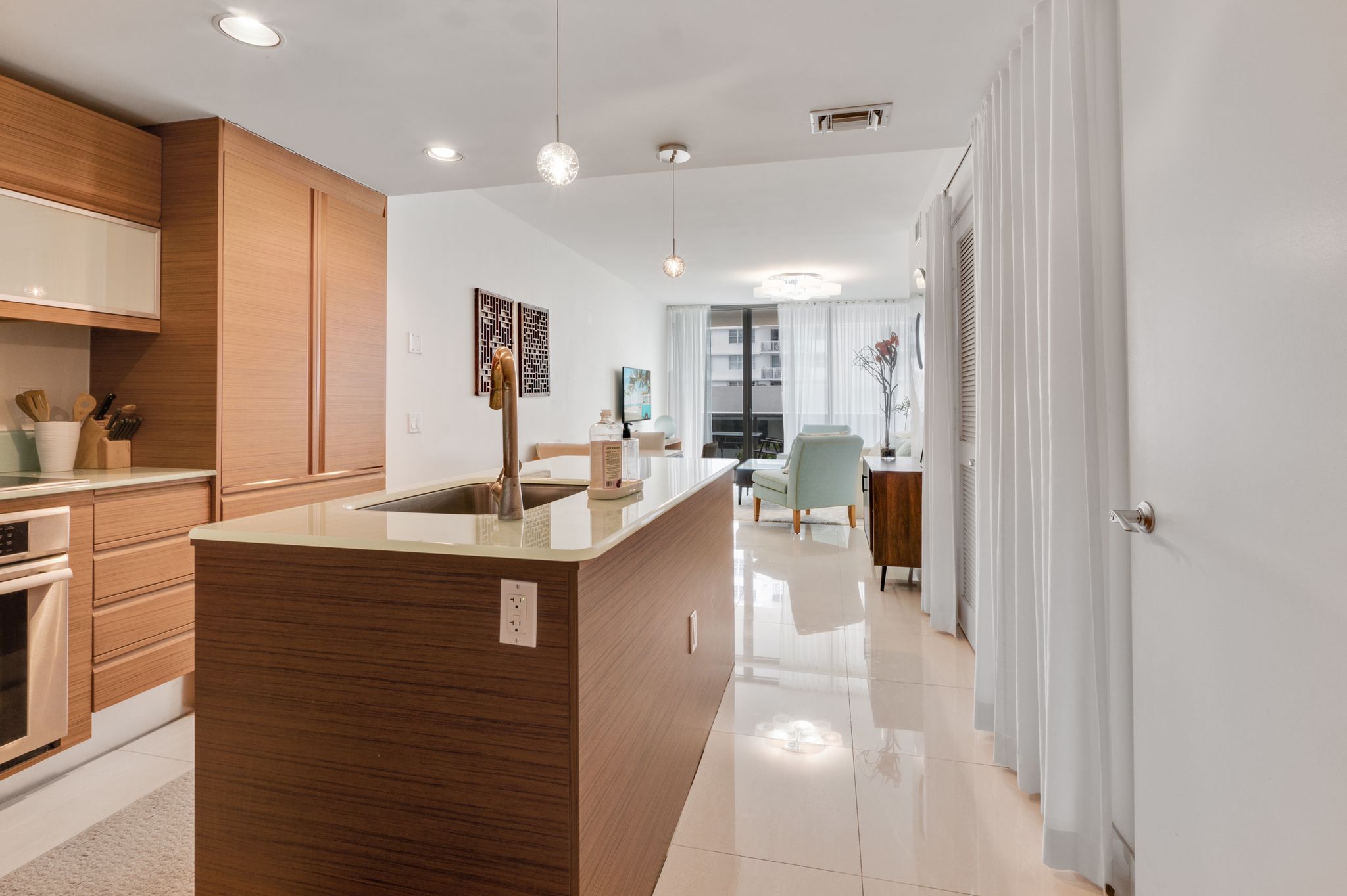 5875 Collins Avenue Miami Beach FL 33140