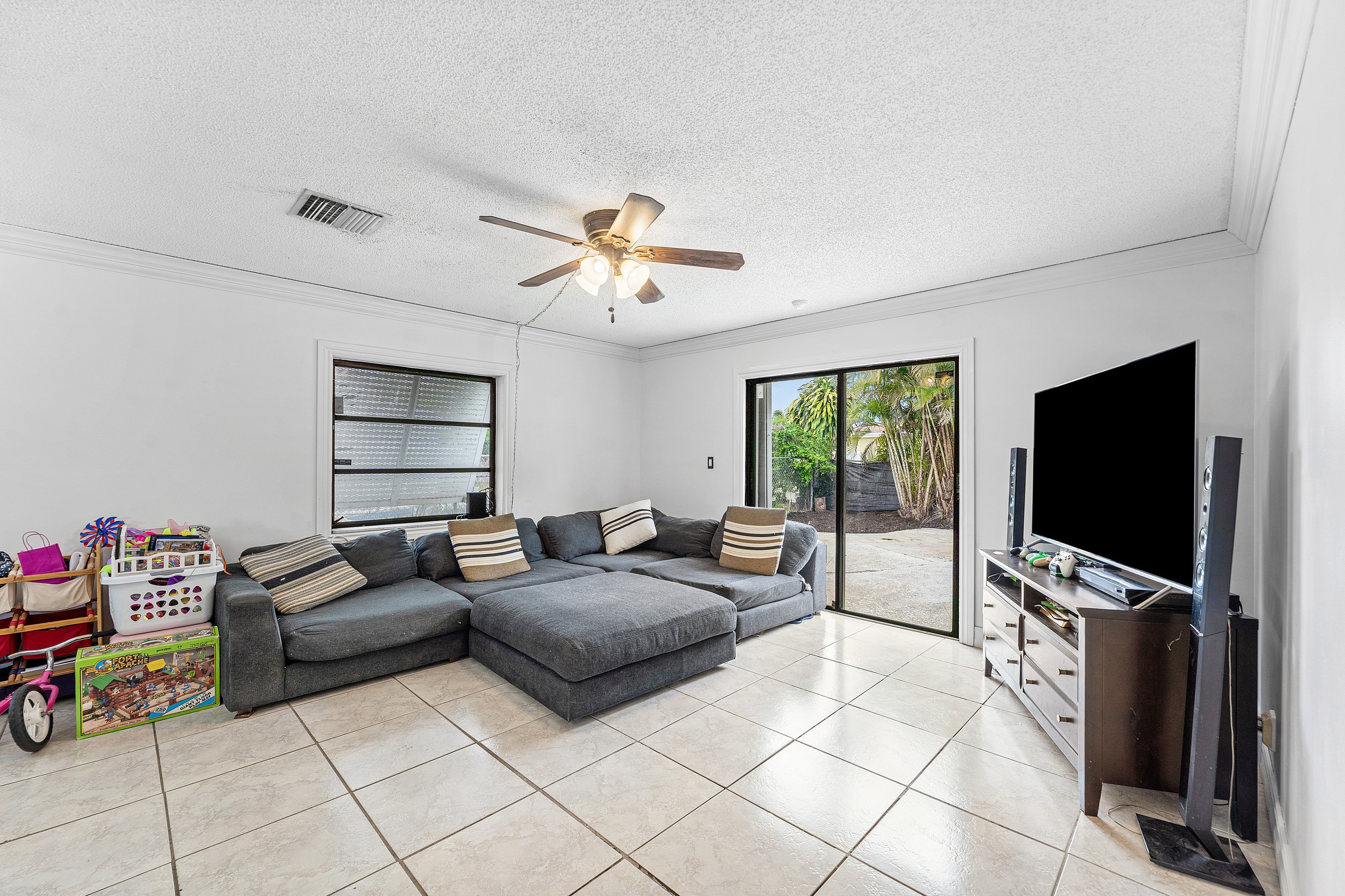 6407 Boulevard Of Champions North Lauderdale FL 33068