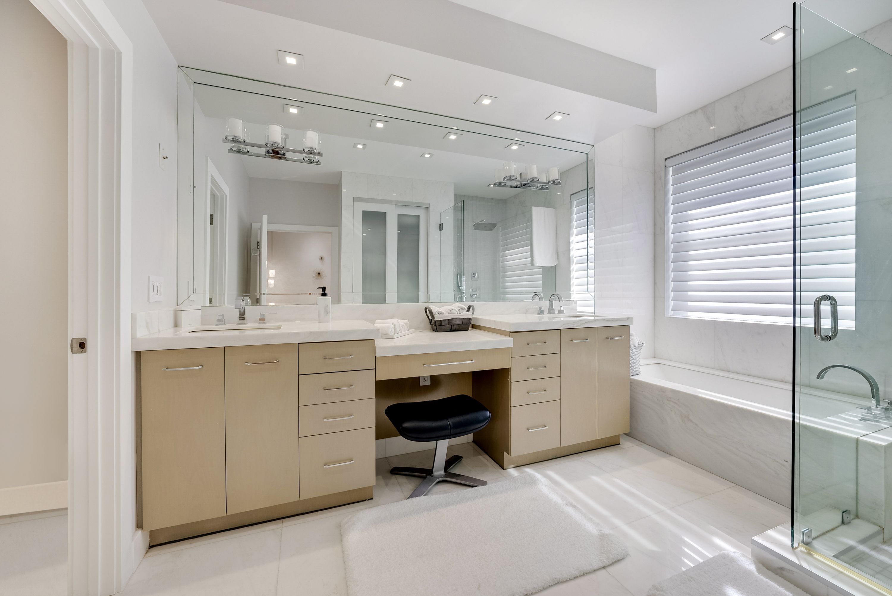 1366 W Harbor View W Hollywood FL 33019