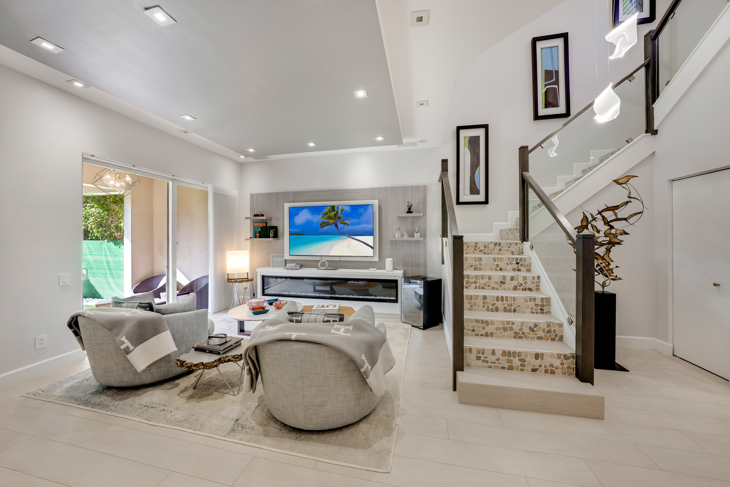 1366 W Harbor View W Hollywood FL 33019