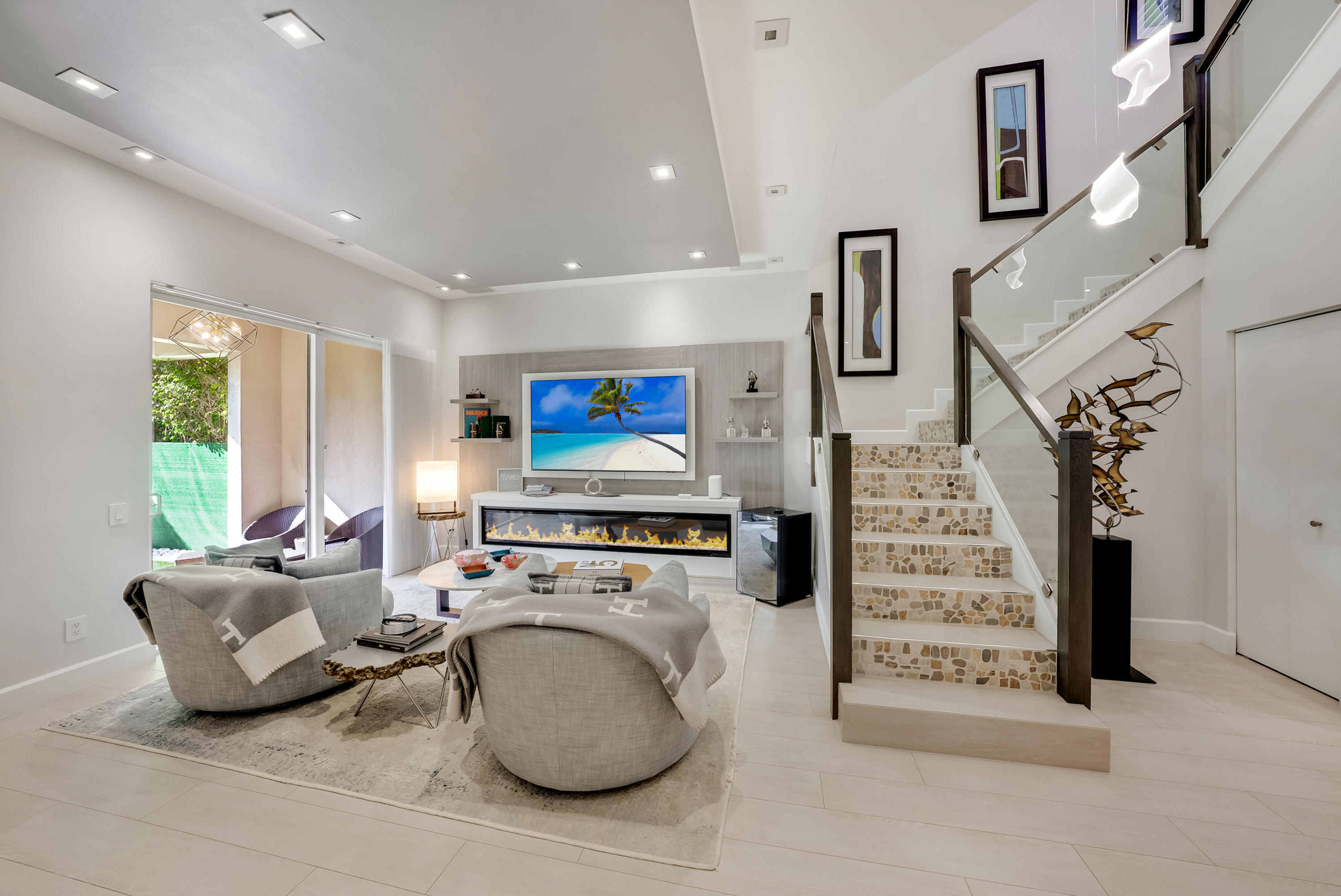 1366 W Harbor View W Hollywood FL 33019
