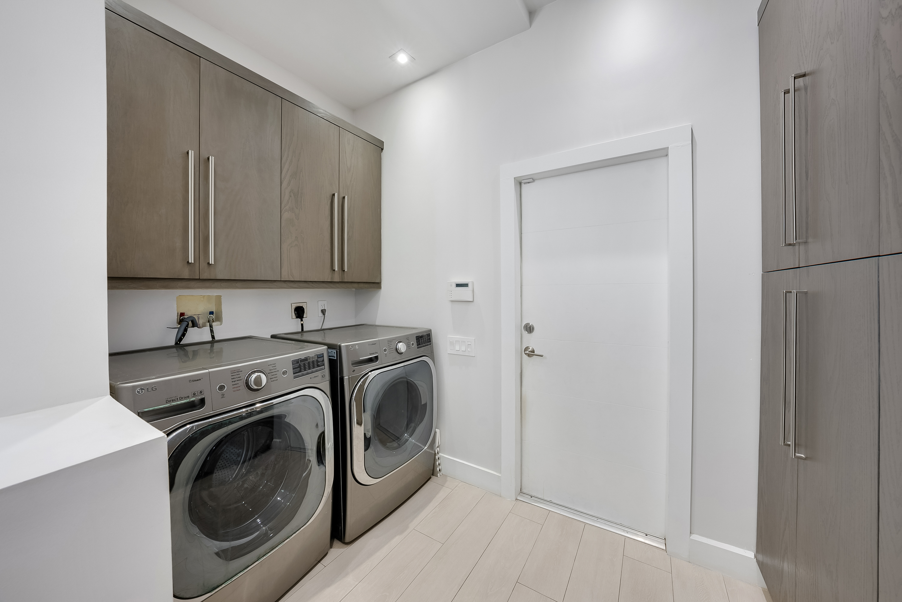 1366 W Harbor View W Hollywood FL 33019