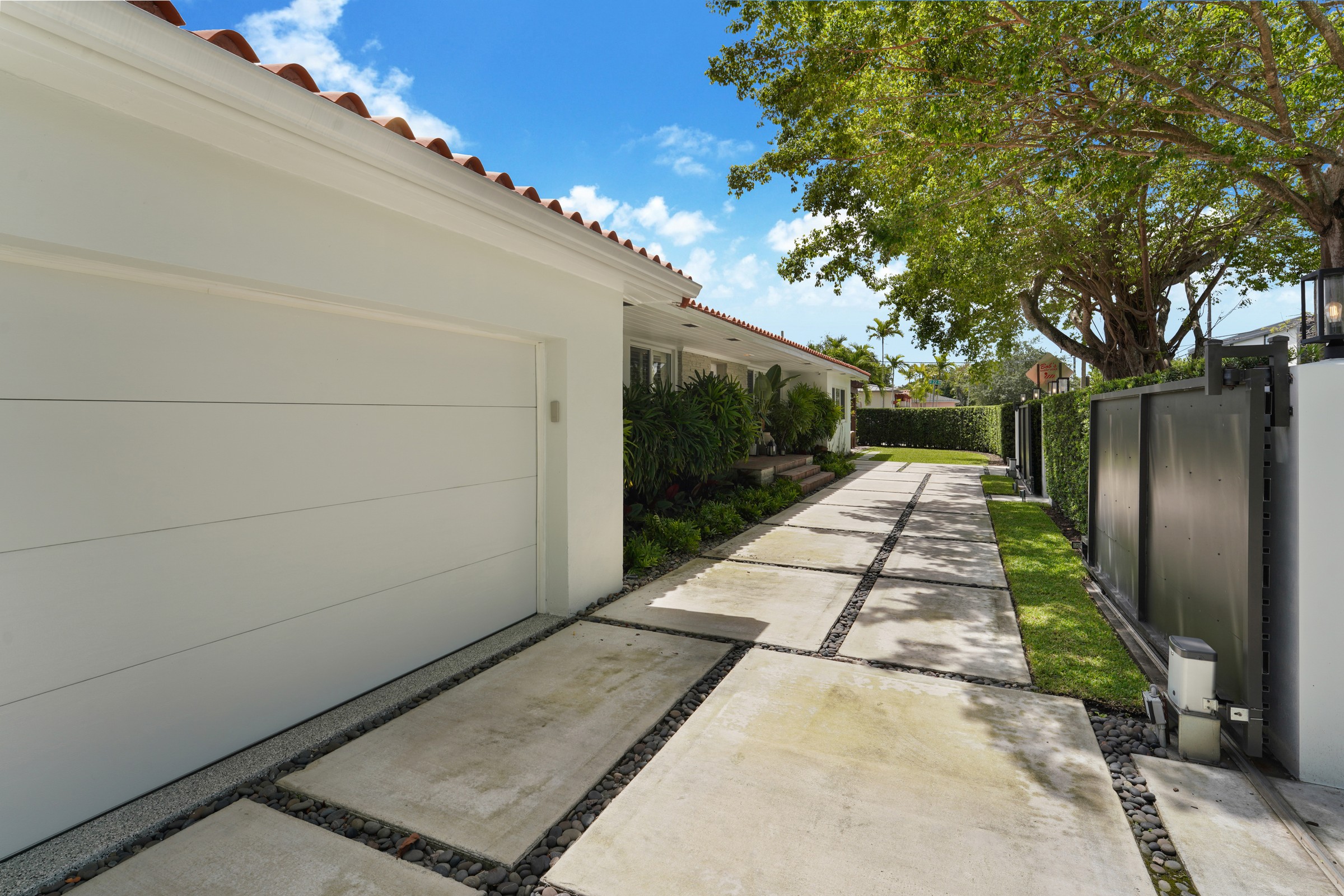 2225 SW 19th Avenue Miami FL 33145