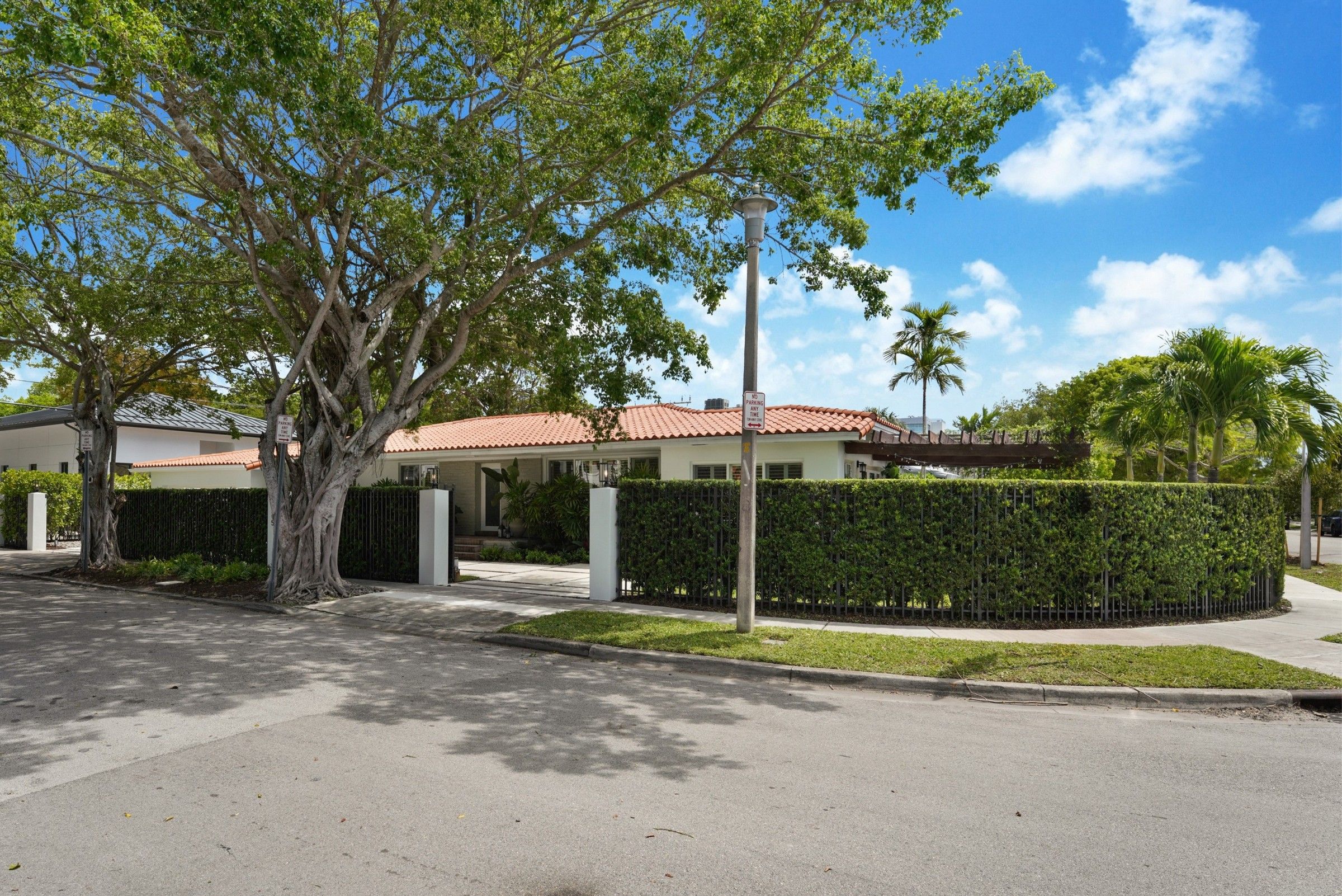 2225 SW 19th Avenue Miami FL 33145