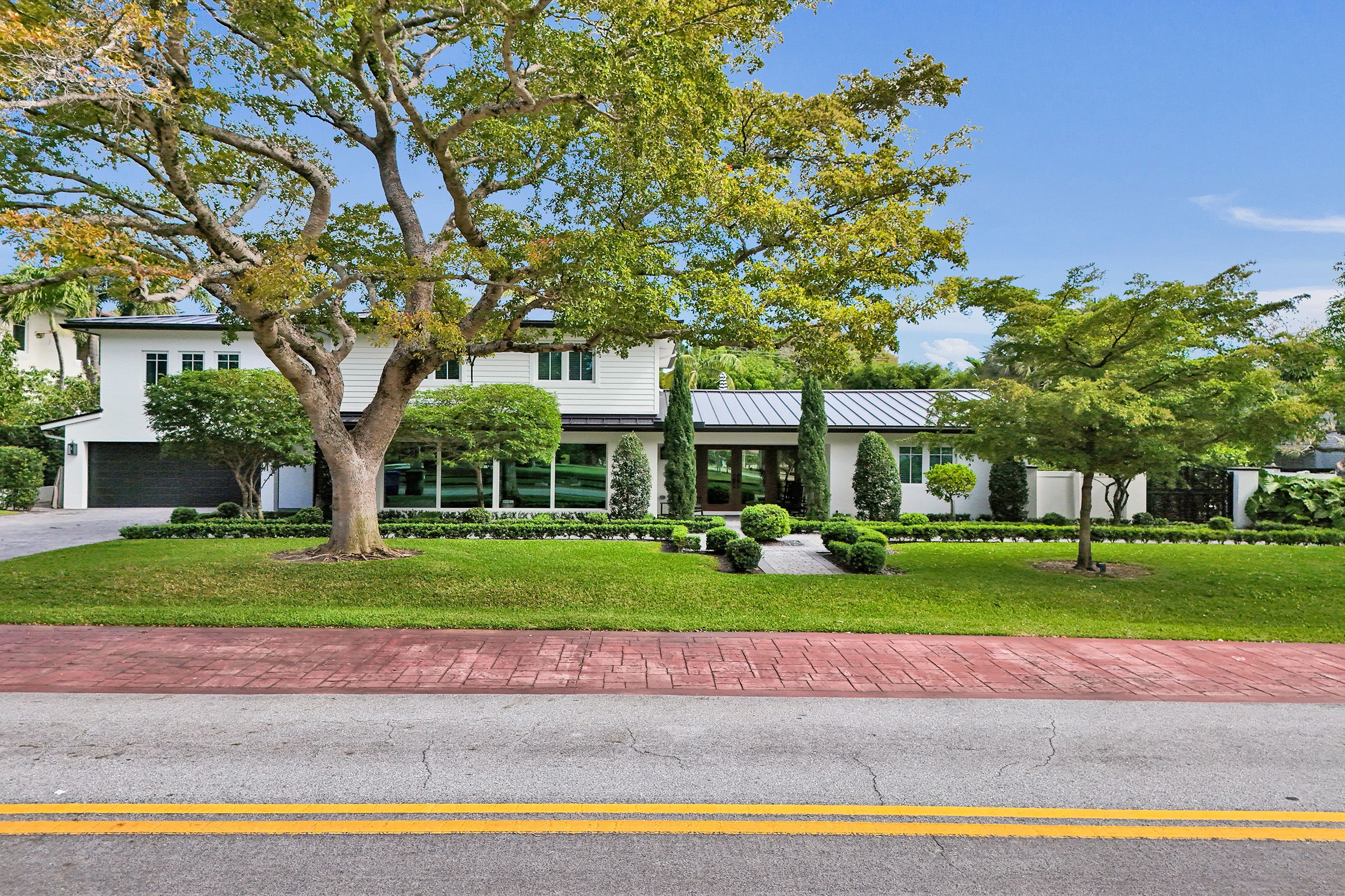2421 NE 12th Street Fort Lauderdale FL 33304