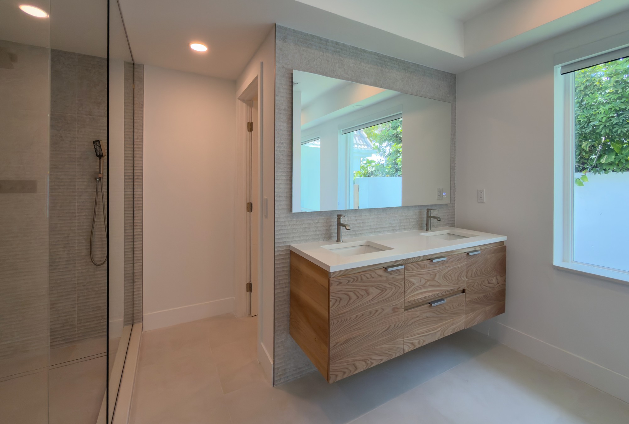1690 Daytonia Road Miami Beach FL 33141