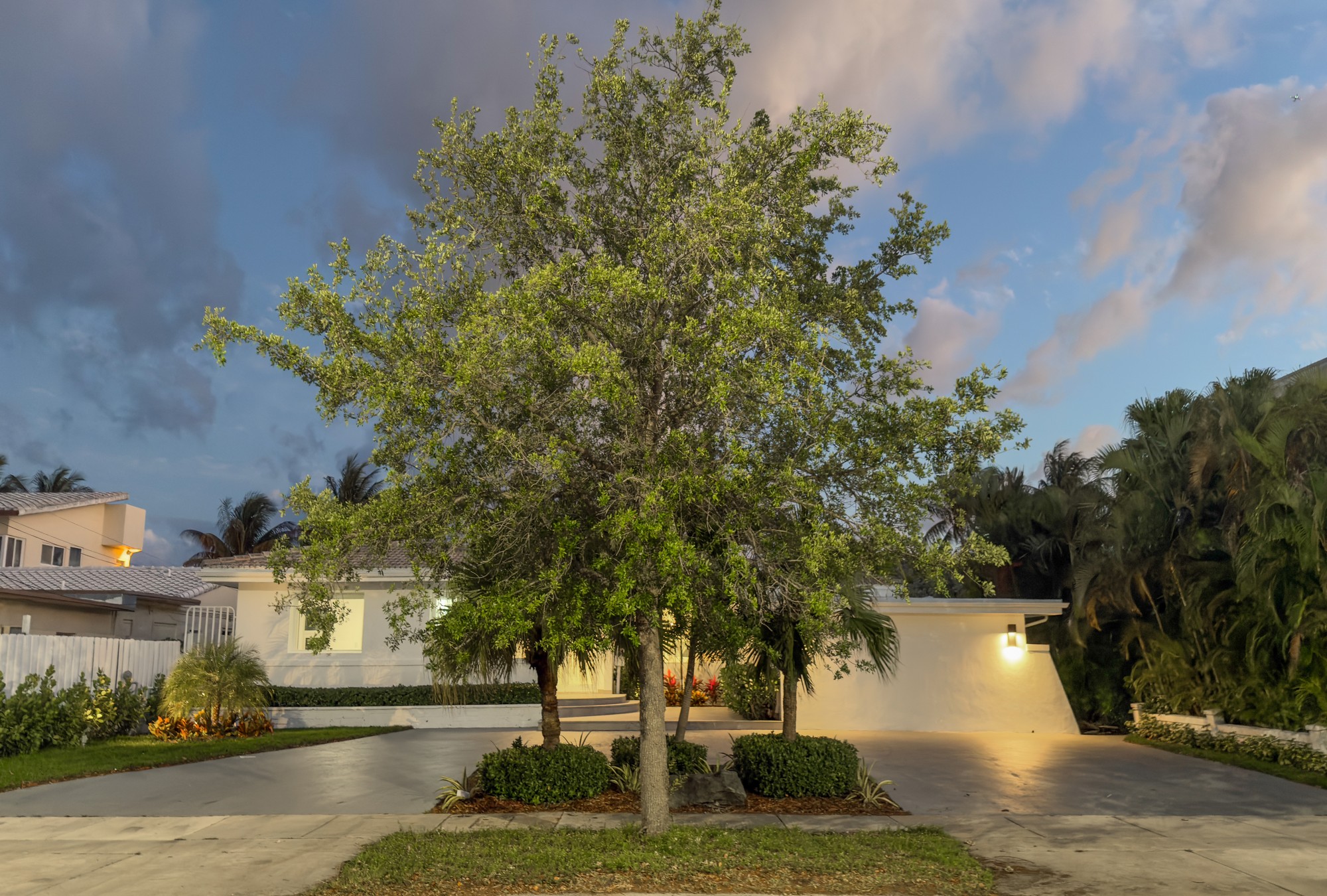 1690 Daytonia Road Miami Beach FL 33141