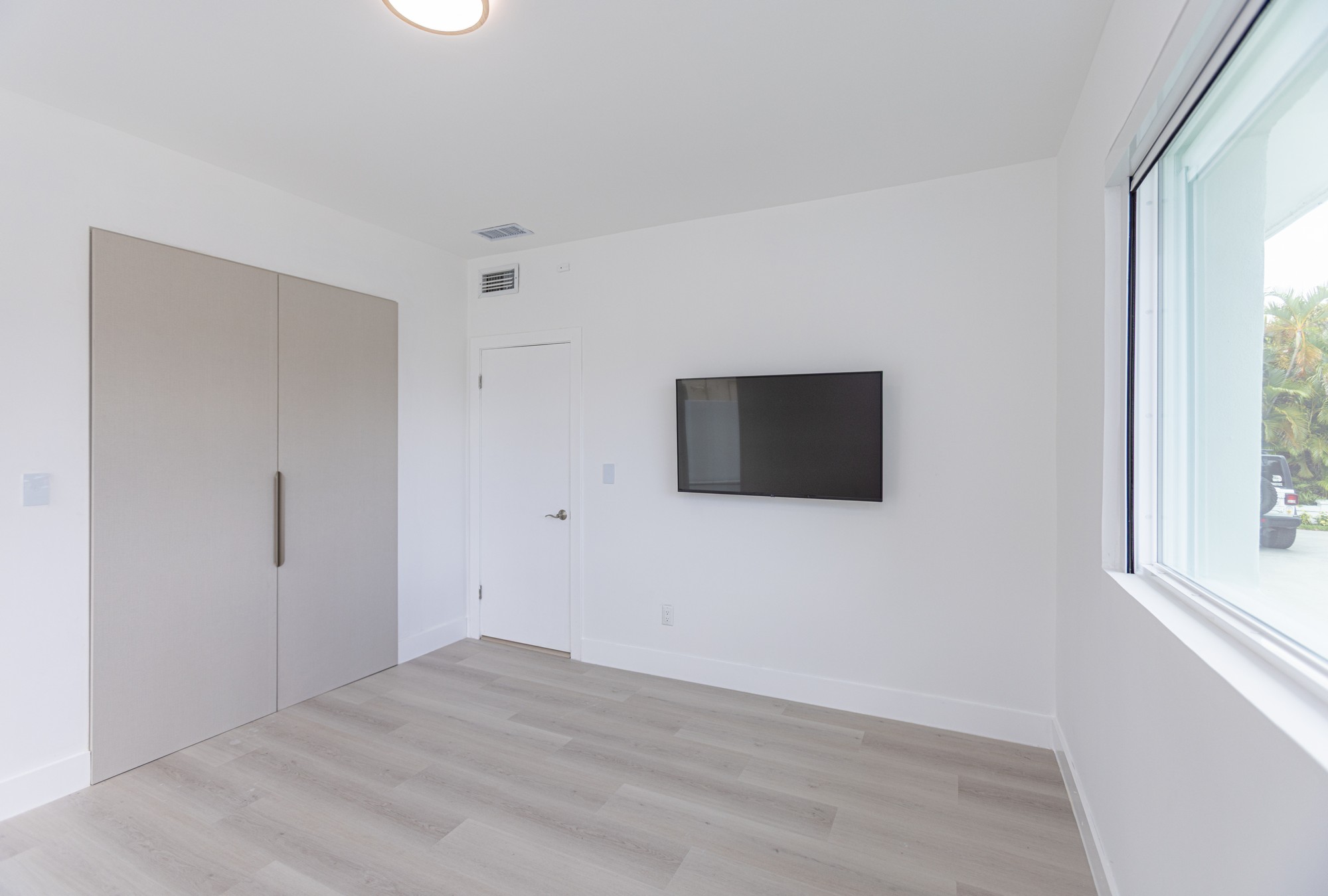 1690 Daytonia Road Miami Beach FL 33141