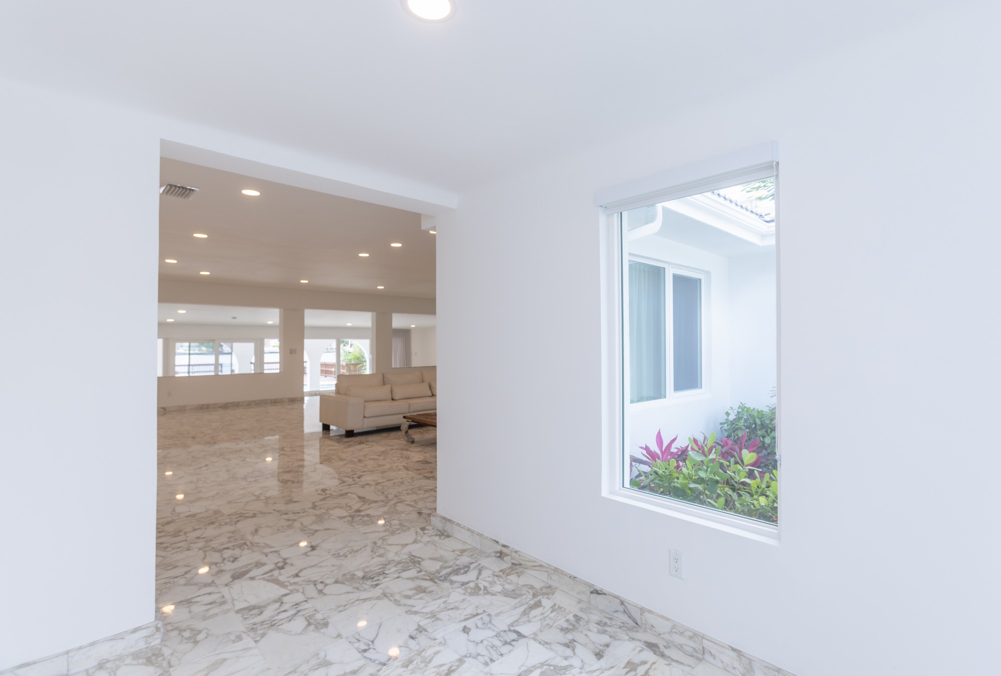 1690 Daytonia Road Miami Beach FL 33141