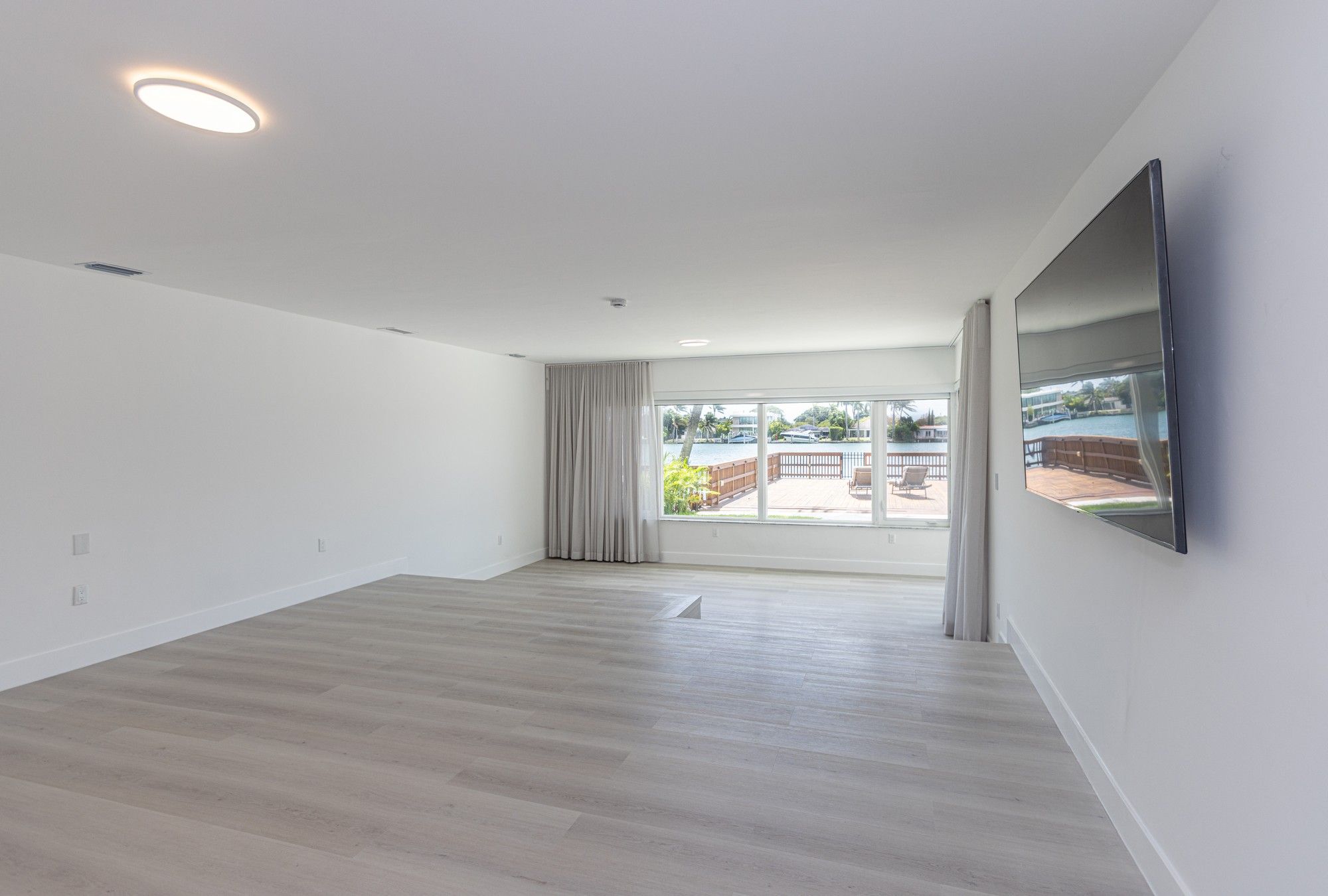 1690 Daytonia Road Miami Beach FL 33141