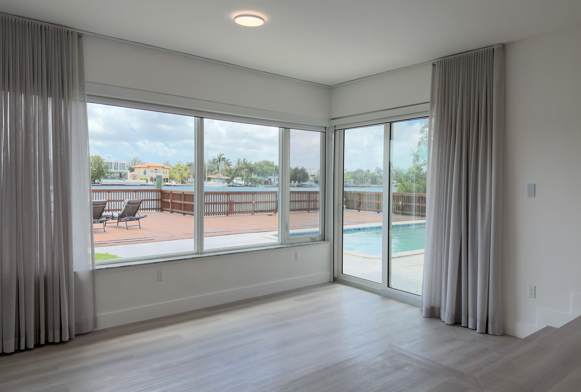 1690 Daytonia Road Miami Beach FL 33141