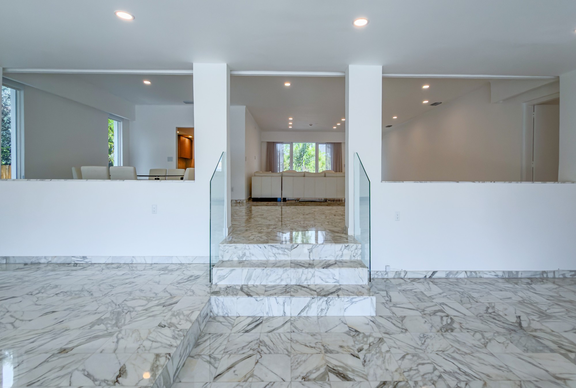 1690 Daytonia Road Miami Beach FL 33141