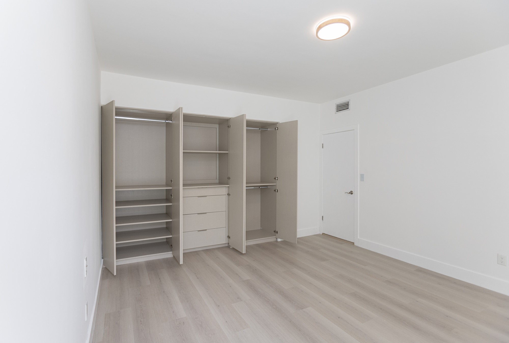 1690 Daytonia Road Miami Beach FL 33141