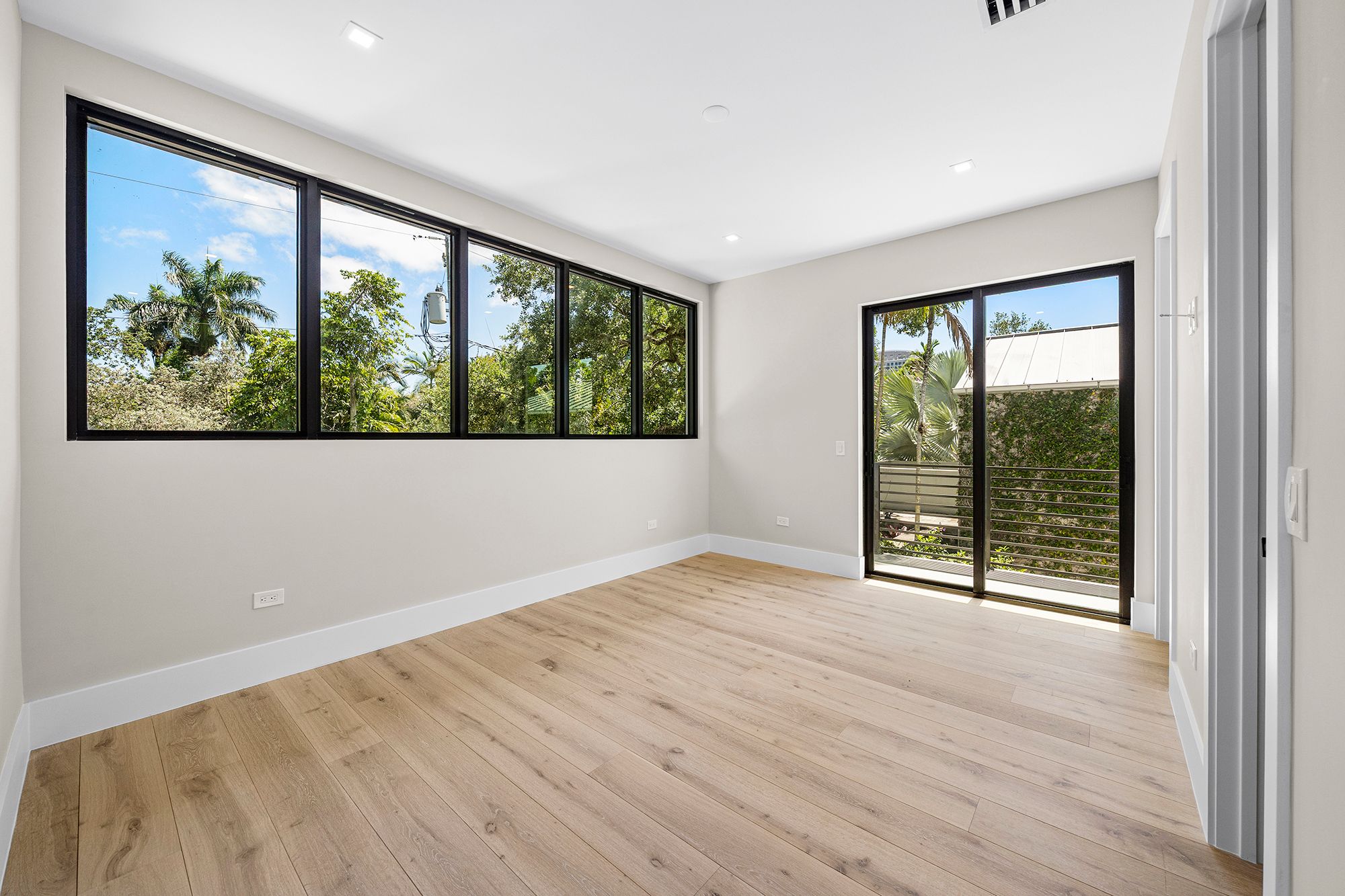 2521 Lincoln Avenue Miami FL 33133