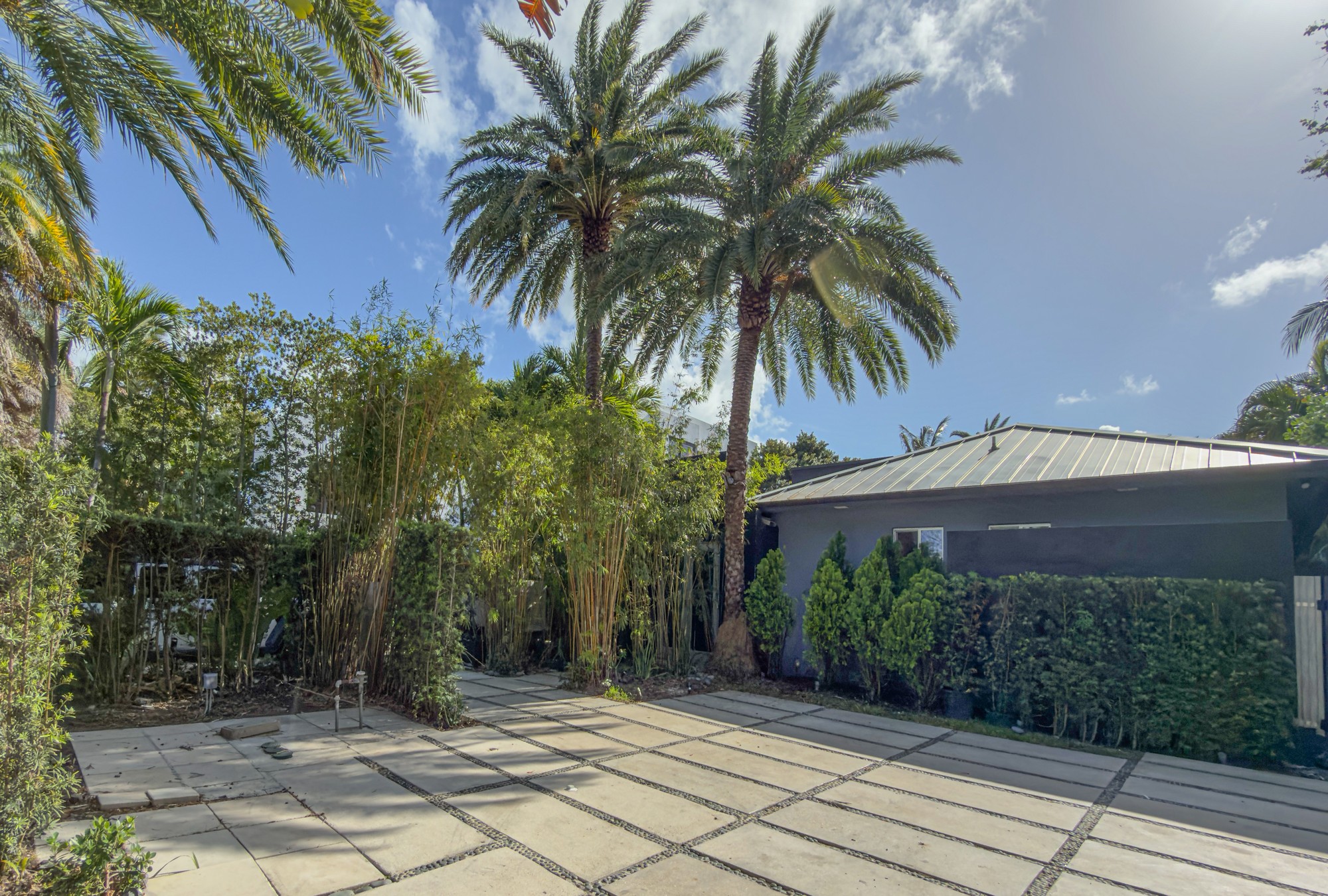 2440 N Shore Terrace Miami Beach FL 33141