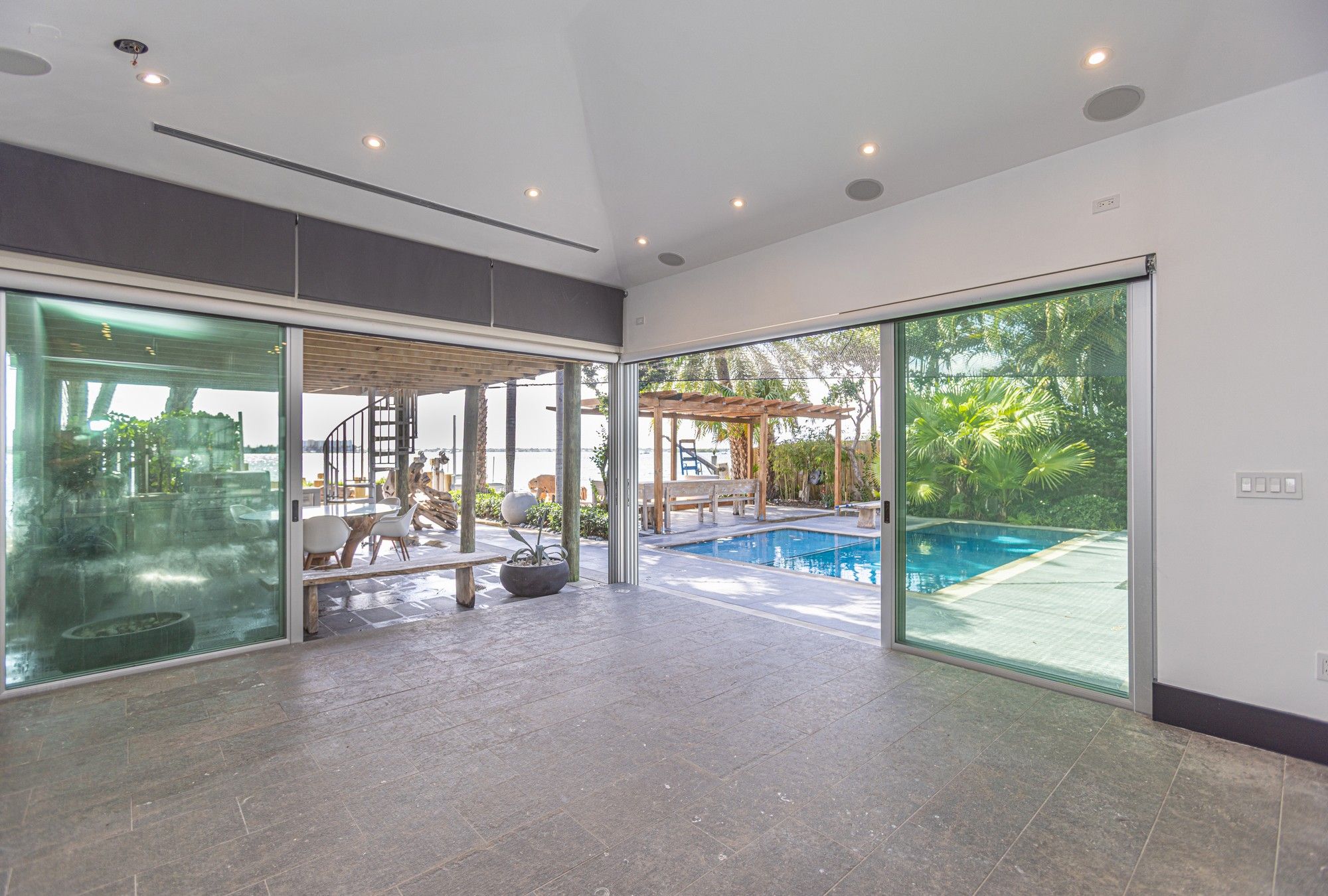 2440 N Shore Terrace Miami Beach FL 33141